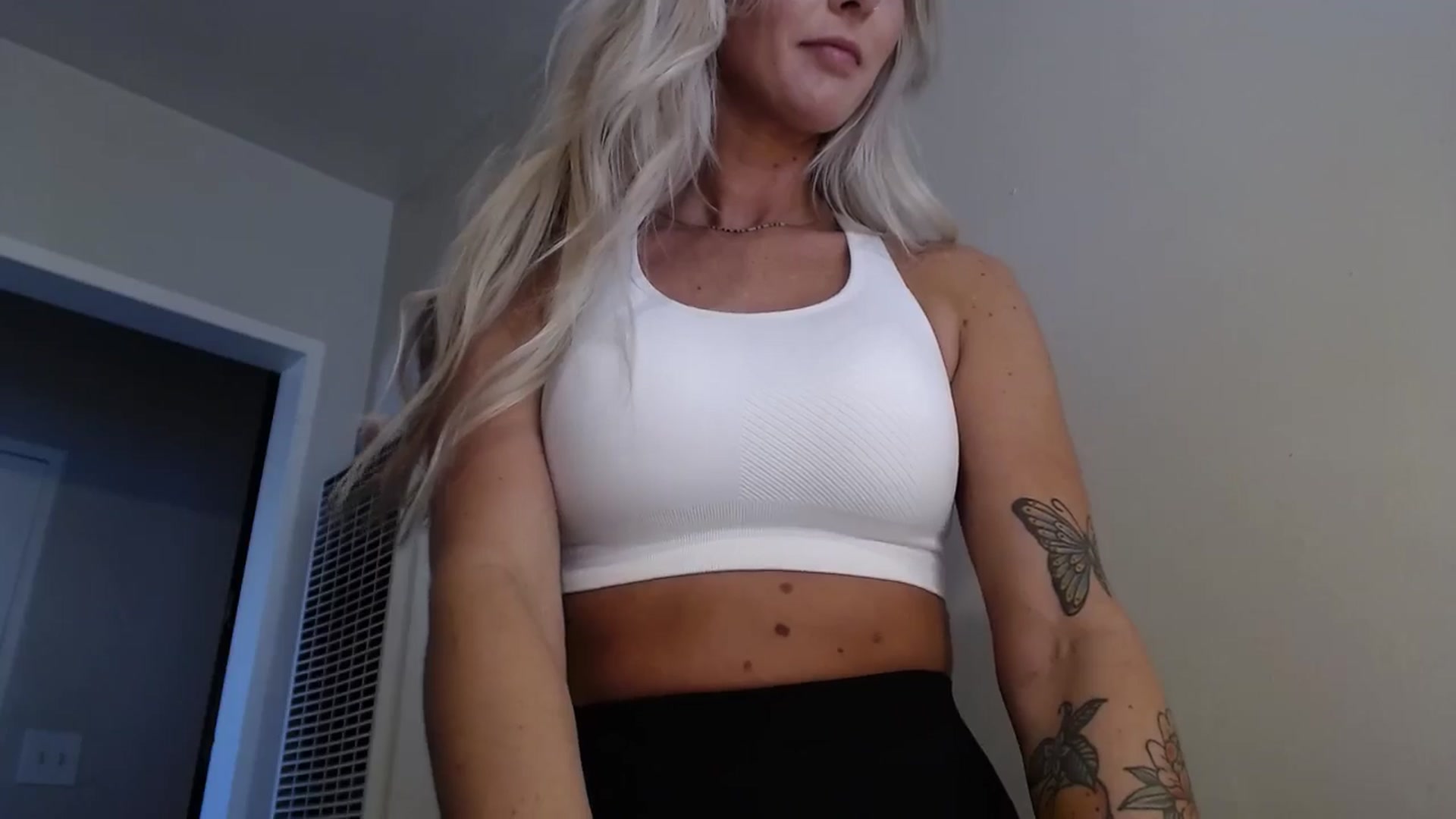 Gallery image thumbnail from babyaustyn's myfreecams stream on, 01/28/2025, 21:04 image 12 of 20