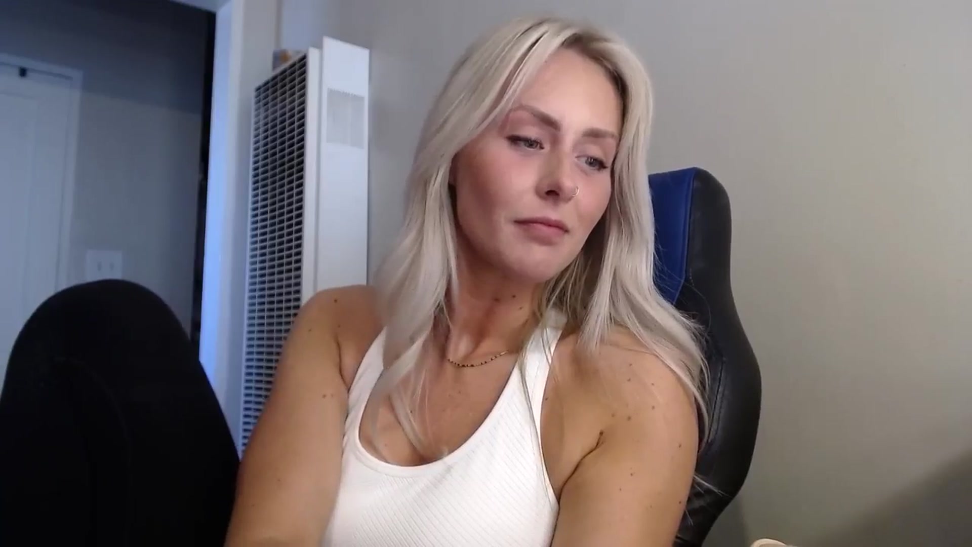 Gallery image thumbnail from babyaustyn's myfreecams stream on, 01/28/2025, 22:06 image 13 of 20