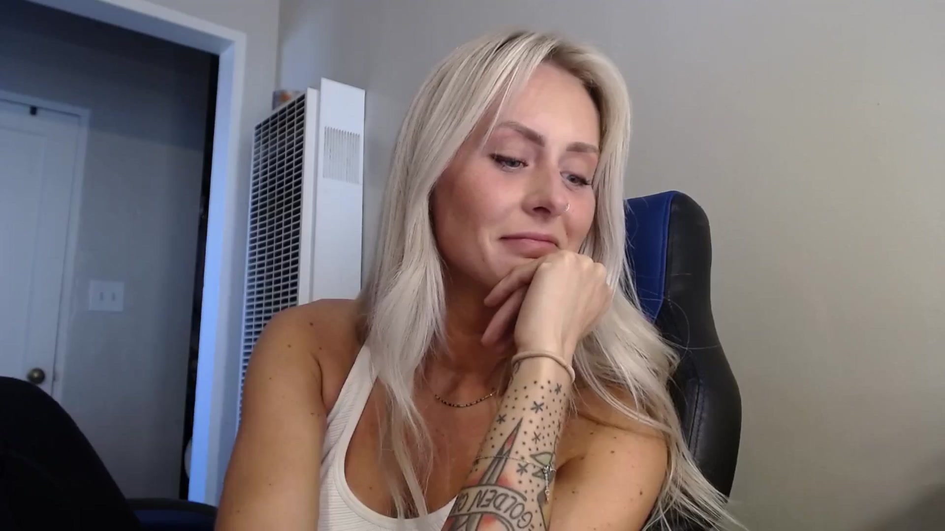 Gallery image thumbnail from babyaustyn's myfreecams stream on, 01/28/2025, 22:06 image 9 of 20