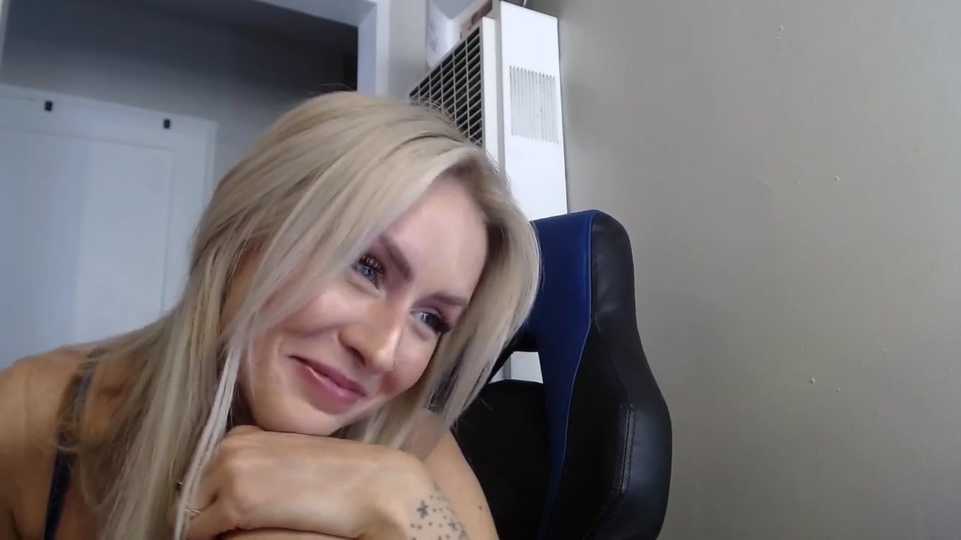 Gallery image thumbnail from babyaustyn's myfreecams stream on, 03/11/2025, 22:41 image 2 of 20