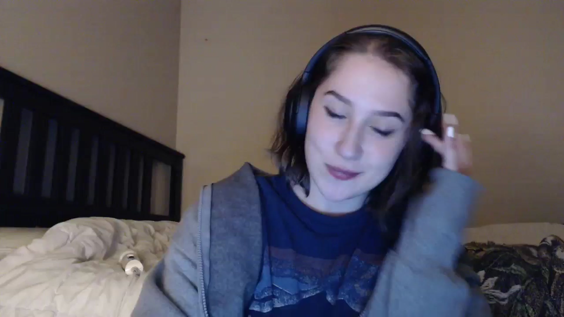 Gallery image thumbnail from babyflex's myfreecams stream on, 02/12/2024, 02:08 image 1 of 20