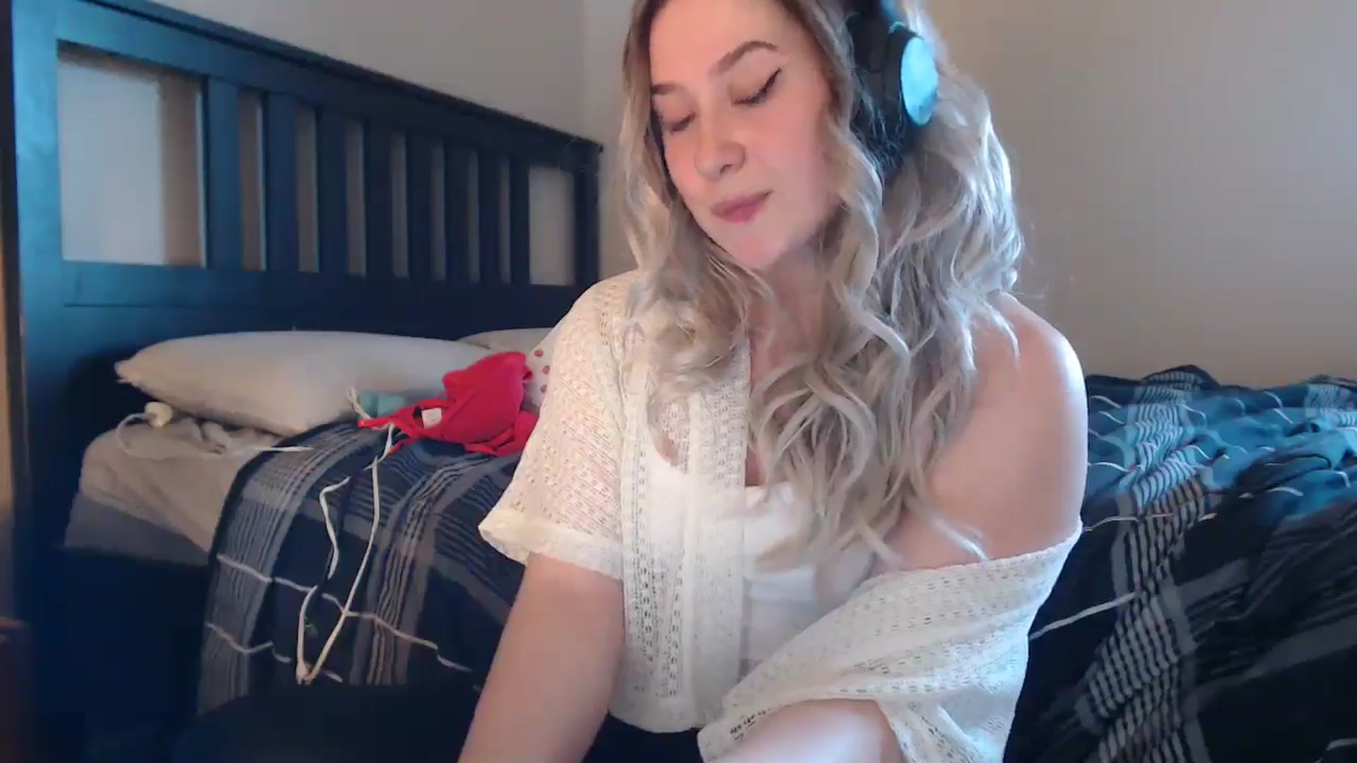 Gallery image thumbnail from babyflex's myfreecams stream on, 06/06/2024, 23:57 image 20 of 20