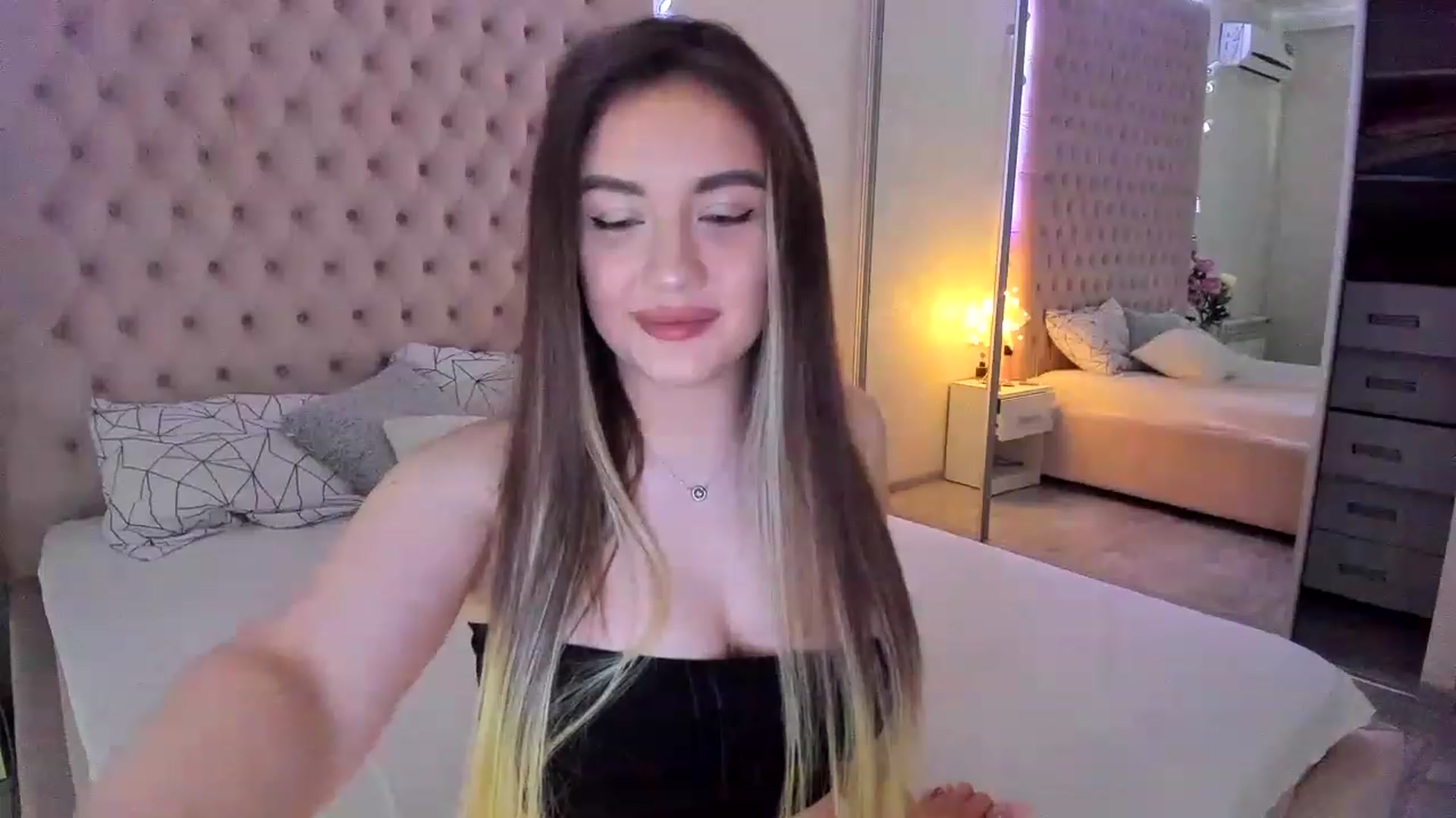 Gallery image thumbnail from babygirl____'s myfreecams stream on, 12/04/2022, 18:24 image 14 of 20