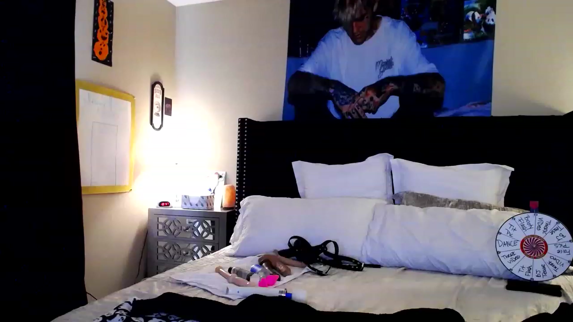 Gallery image thumbnail from babygirlcash's myfreecams stream on, 01/04/2023, 16:00 image 10 of 20