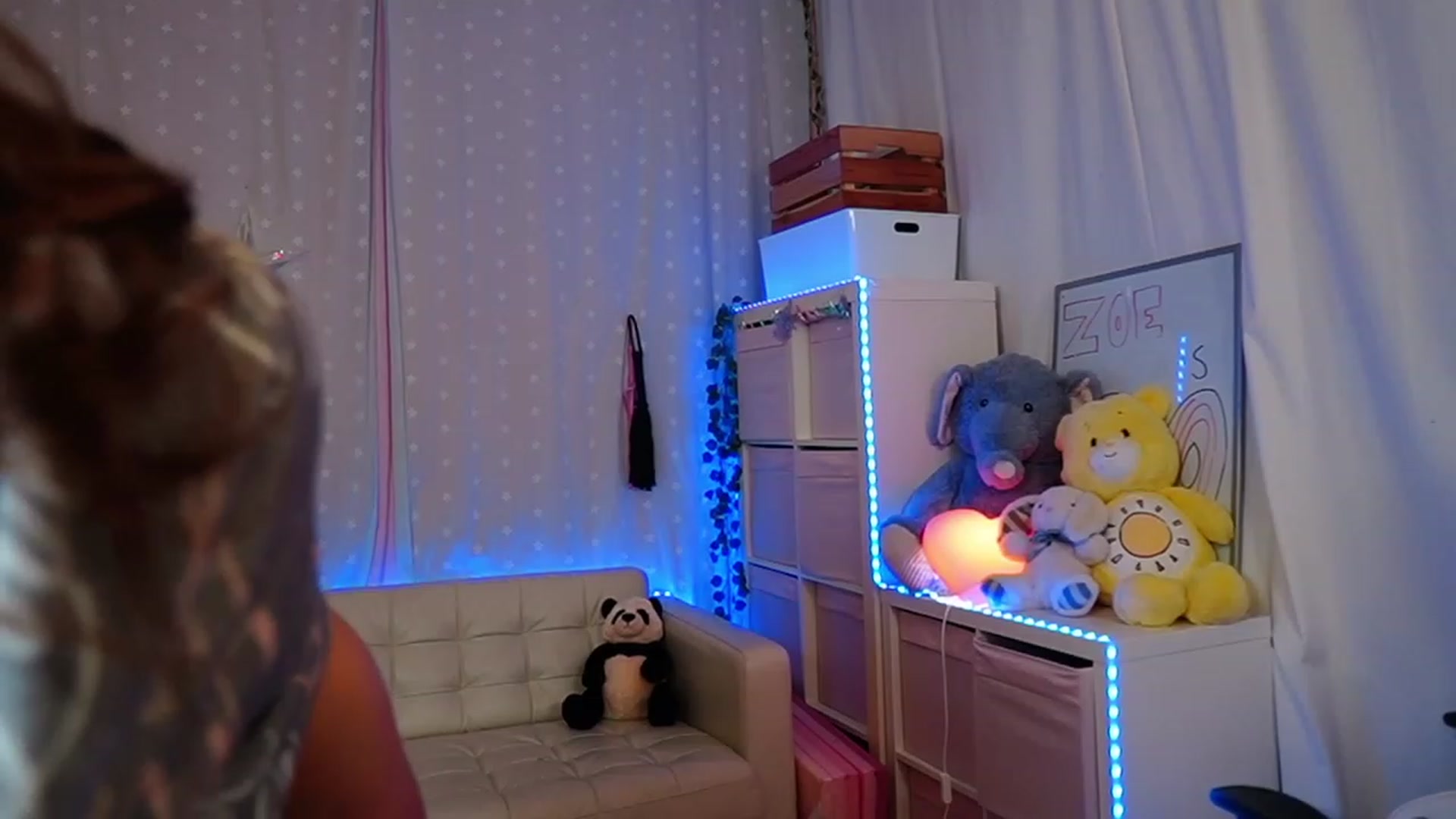 Gallery image thumbnail from babygirlzoe3's myfreecams stream on, 11/21/2022, 03:52 image 18 of 20