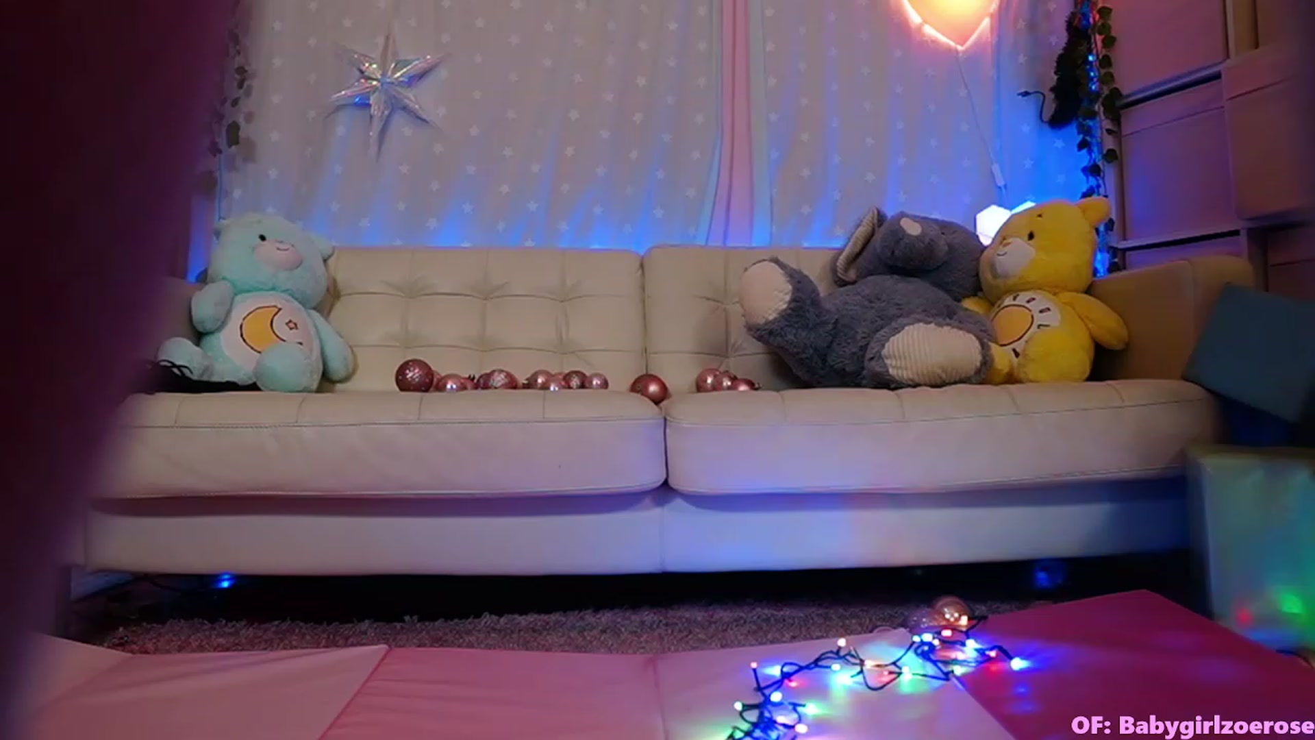 Gallery image thumbnail from babygirlzoe3's myfreecams stream on, 12/05/2022, 02:08 image 19 of 20