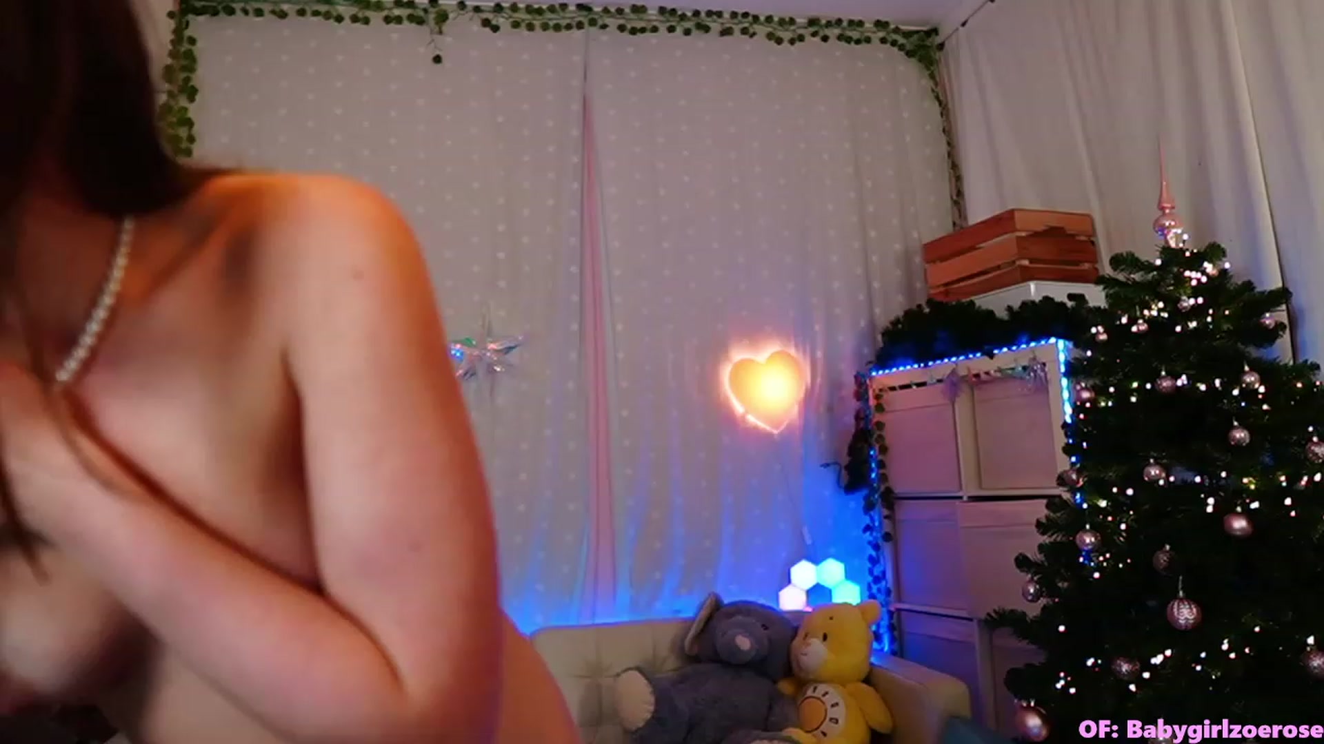 Gallery image thumbnail from babygirlzoe3's myfreecams stream on, 12/05/2022, 03:06 image 14 of 20