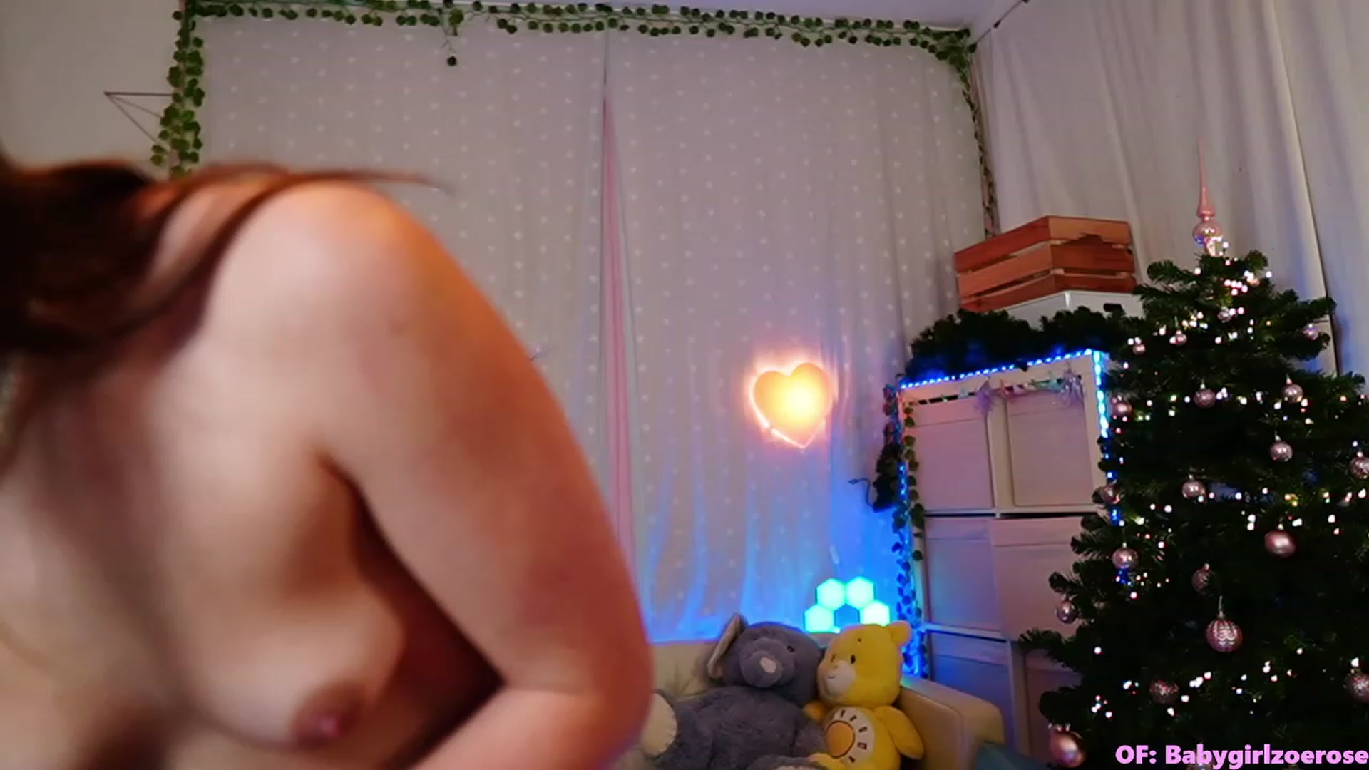 Gallery image thumbnail from babygirlzoe3's myfreecams stream on, 12/05/2022, 03:06 image 19 of 20