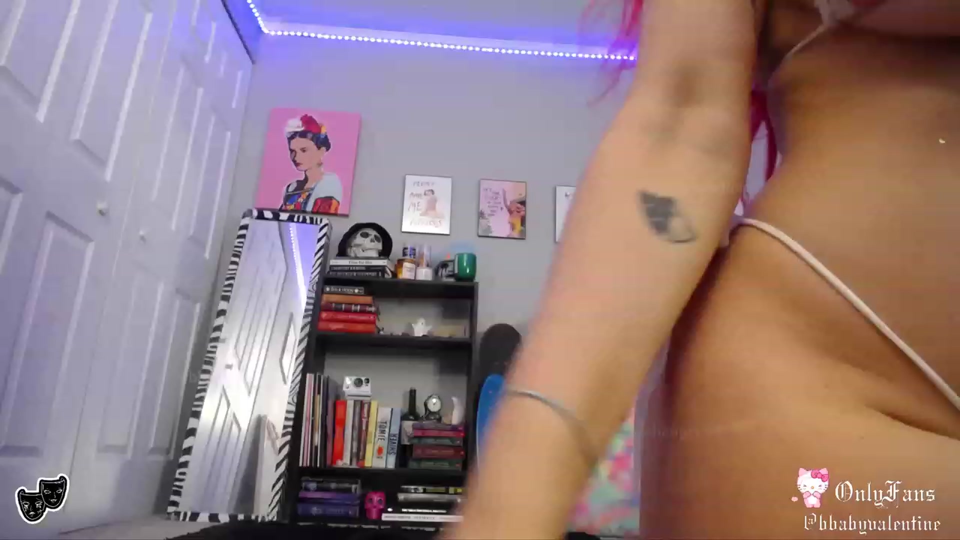 Gallery image thumbnail from babygothangel's myfreecams stream on, 08/08/2023, 08:24 image 17 of 20