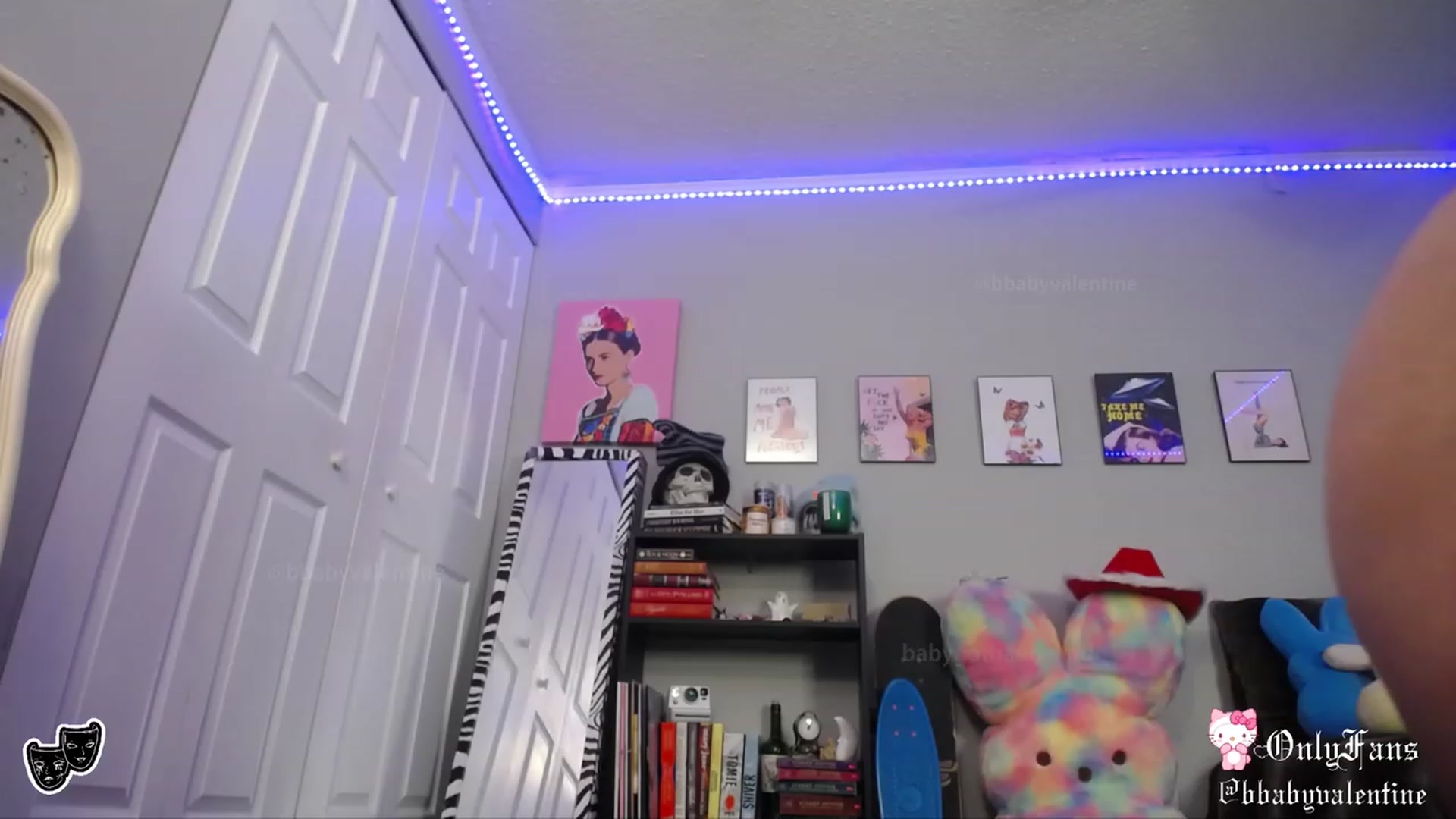 Gallery image thumbnail from babygothangel's myfreecams stream on, 08/22/2023, 08:44 image 8 of 20
