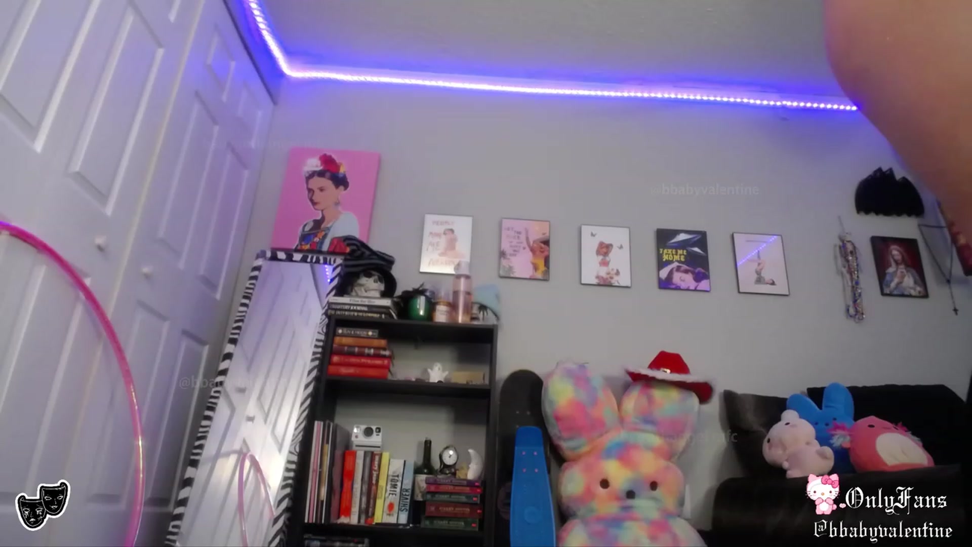 Gallery image thumbnail from babygothangel's myfreecams stream on, 08/27/2023, 13:15 image 16 of 20