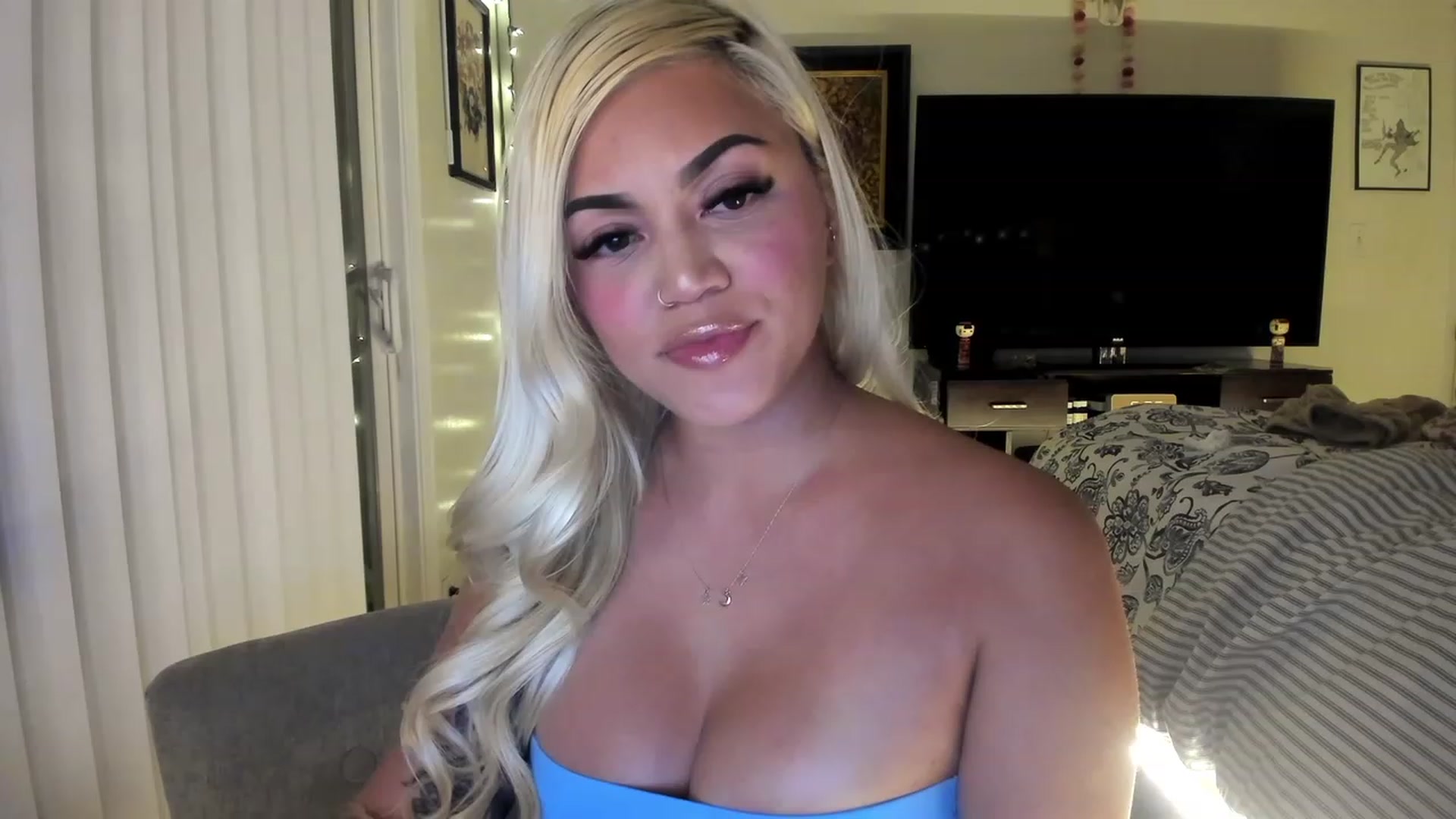 Gallery image thumbnail from babytoshi's myfreecams stream on, 11/24/2022, 02:24 image 1 of 20