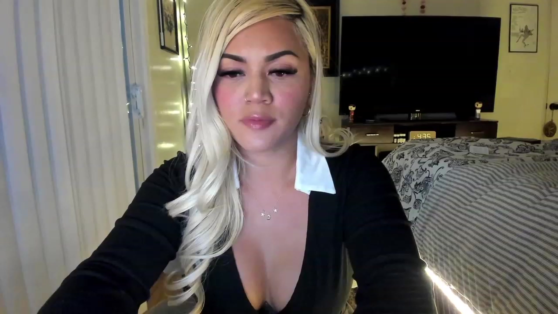 Gallery image thumbnail from babytoshi's myfreecams stream on, 12/01/2022, 01:00 image 1 of 20