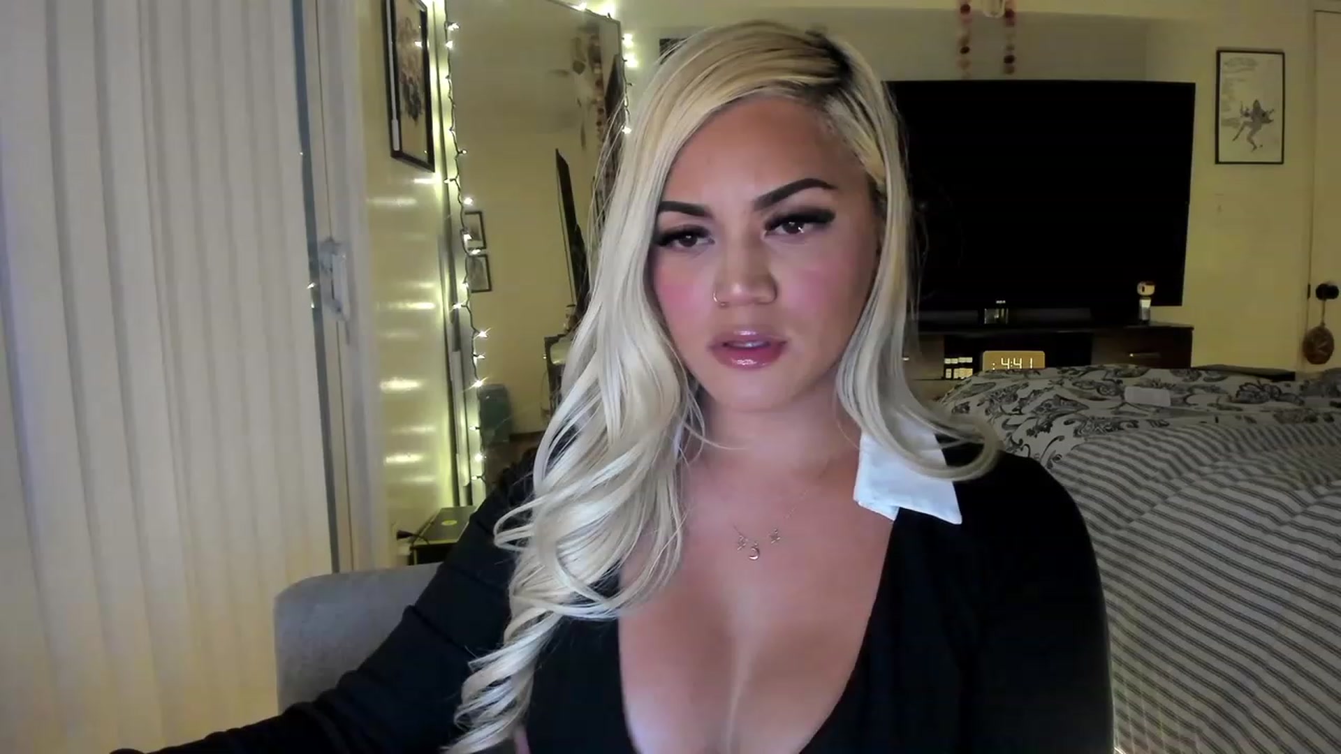 Gallery image thumbnail from babytoshi's myfreecams stream on, 12/01/2022, 01:00 image 6 of 20