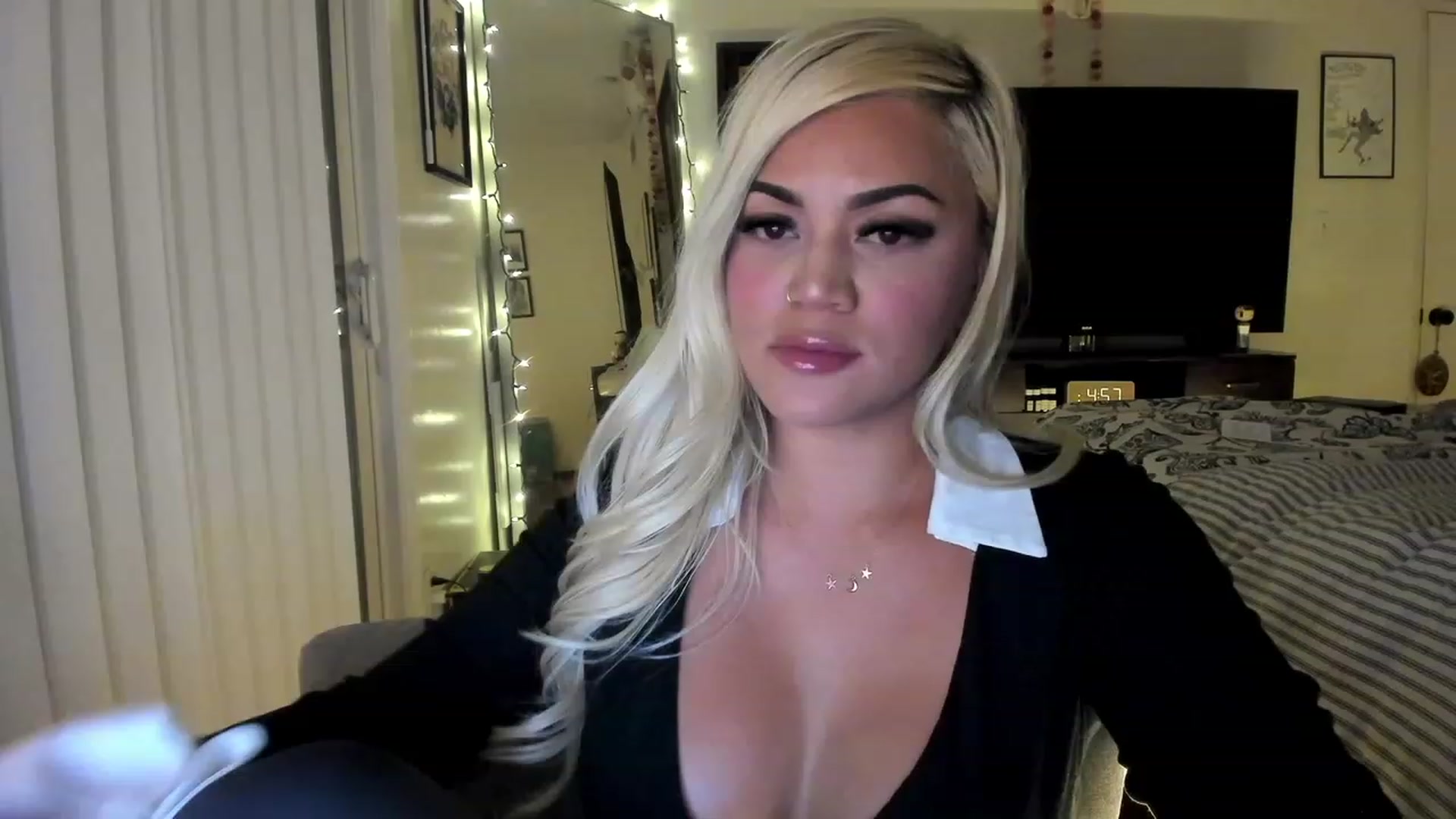 Gallery image thumbnail from babytoshi's myfreecams stream on, 12/01/2022, 01:00 image 20 of 20