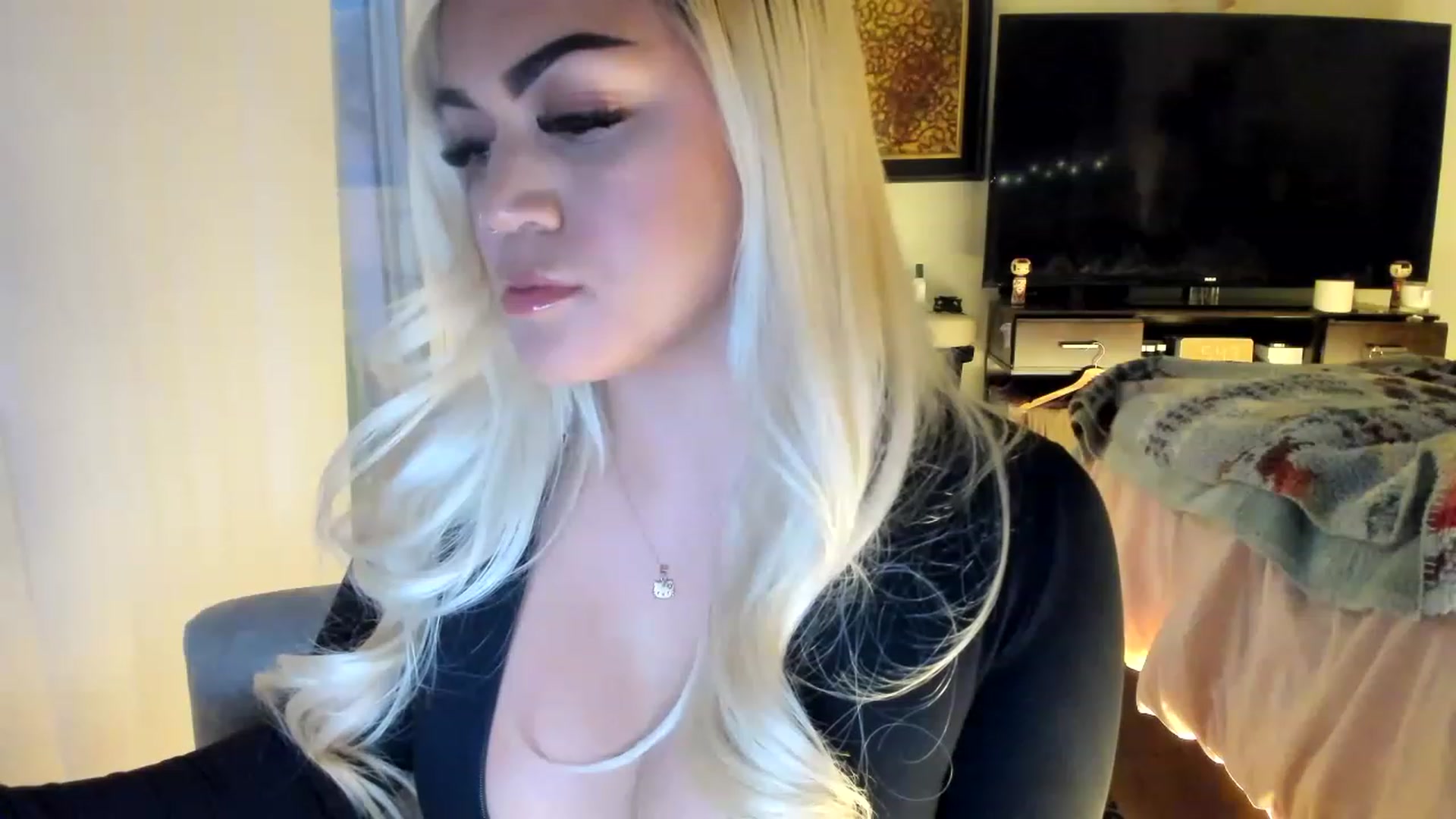 Gallery image thumbnail from babytoshi's myfreecams stream on, 03/07/2023, 01:56 image 6 of 20