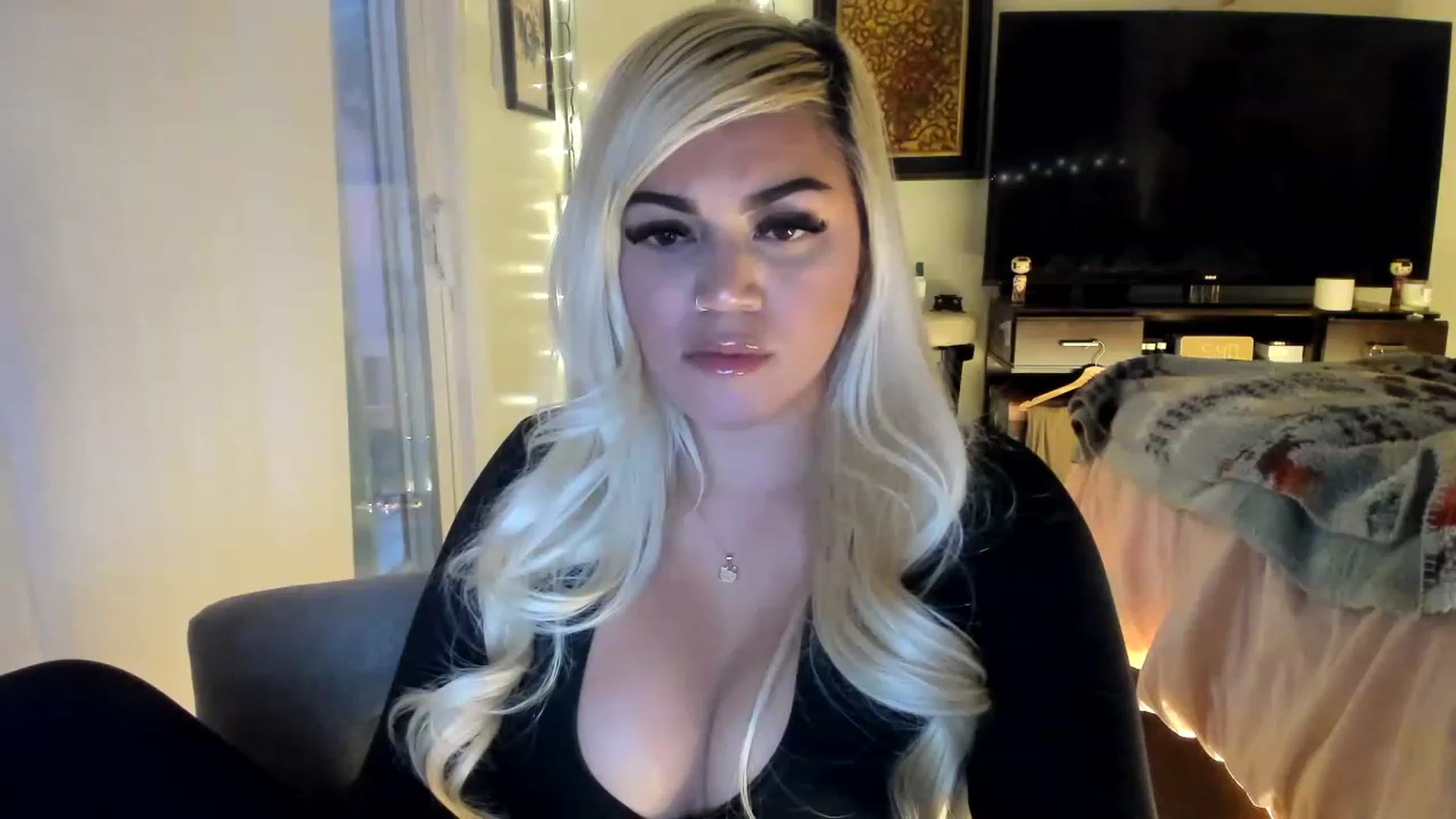Gallery image thumbnail from babytoshi's myfreecams stream on, 03/07/2023, 01:56 image 2 of 20