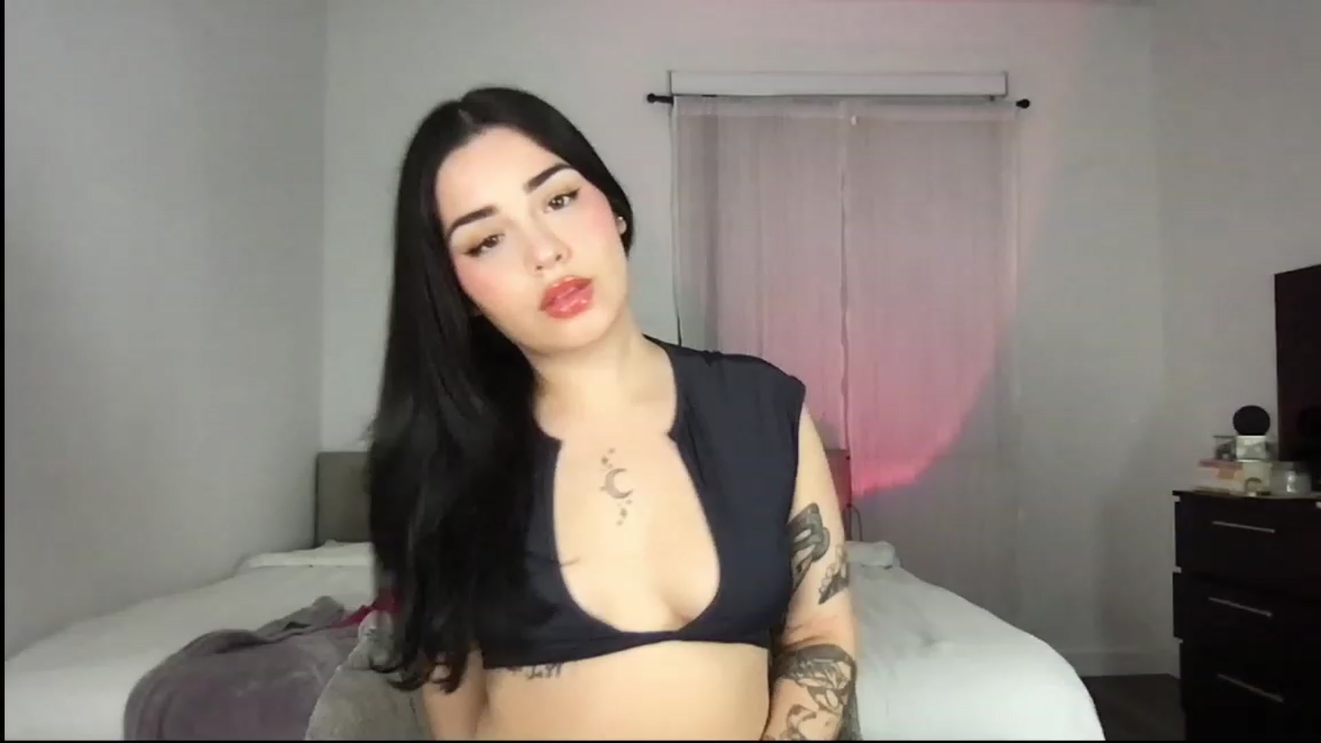Gallery image thumbnail from babyxjulz's myfreecams stream on, 11/21/2022, 03:21 image 17 of 20