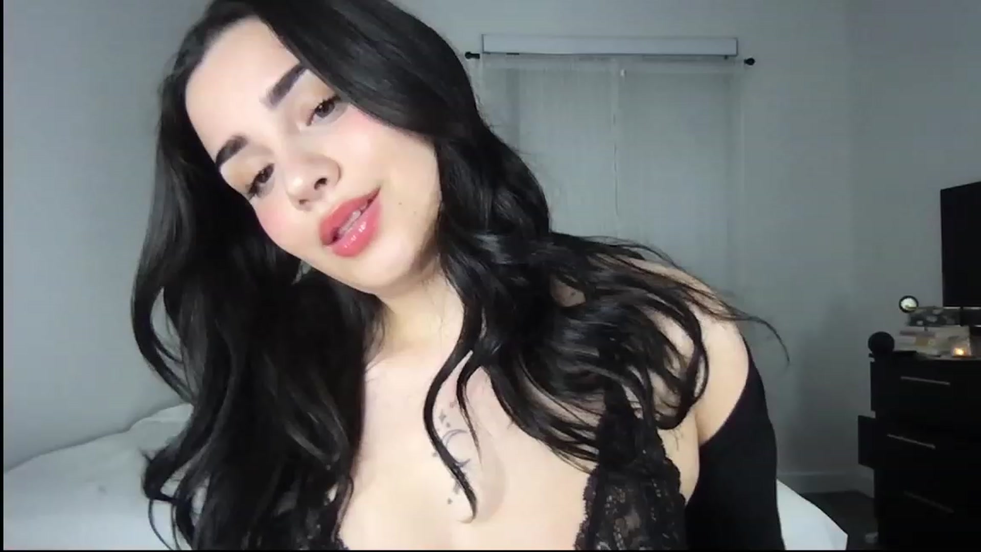 Gallery image thumbnail from babyxjulz's myfreecams stream on, 12/04/2022, 05:21 image 5 of 20