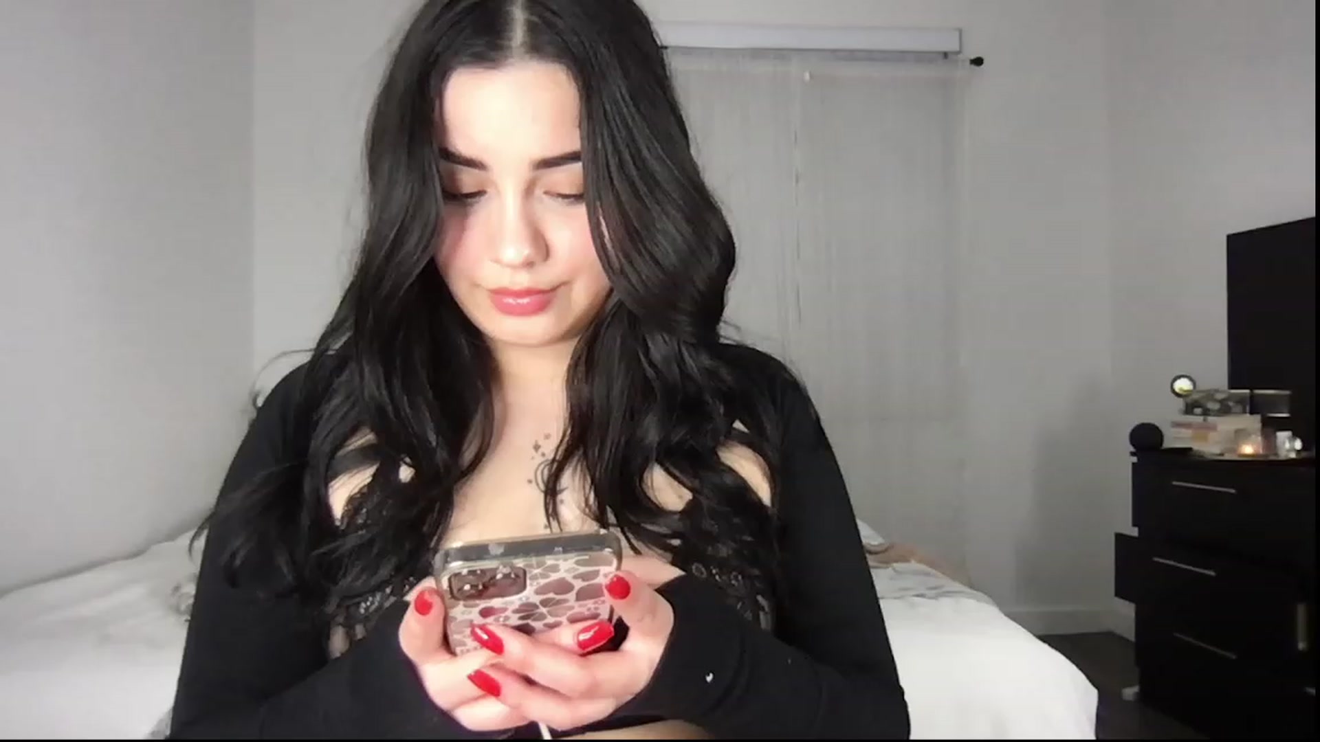 Gallery image thumbnail from babyxjulz's myfreecams stream on, 12/04/2022, 05:21 image 17 of 20