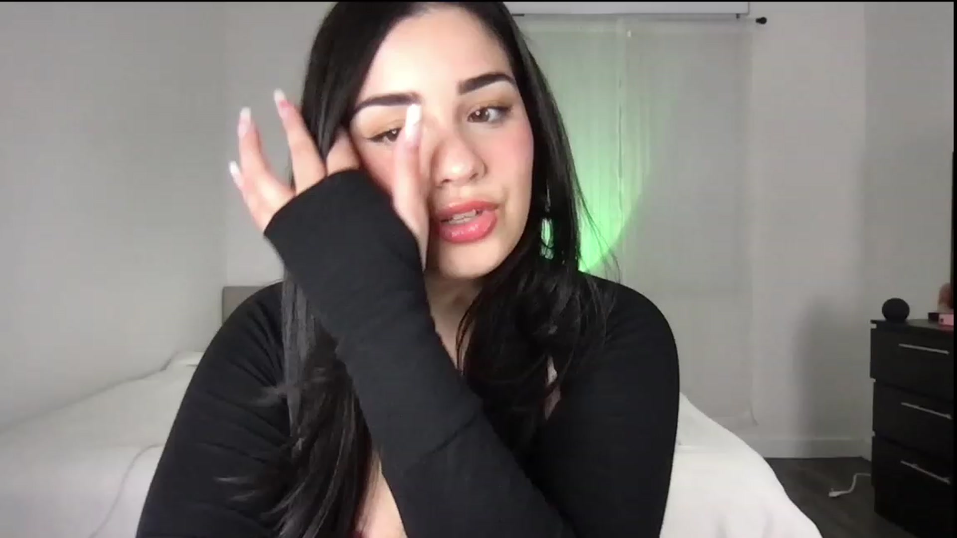 Gallery image thumbnail from babyxjulz's myfreecams stream on, 12/10/2022, 05:06 image 6 of 20