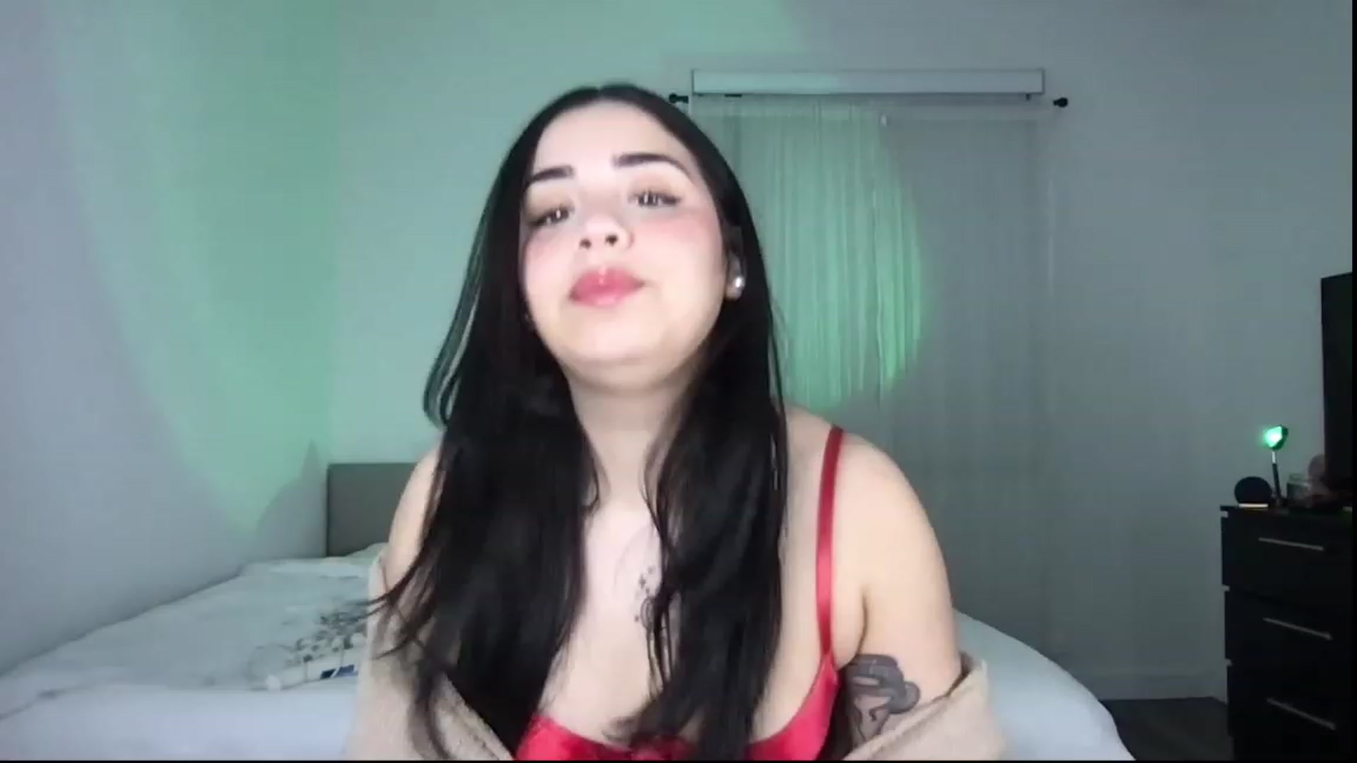 Gallery image thumbnail from babyxjulz's myfreecams stream on, 12/16/2022, 02:09 image 9 of 20