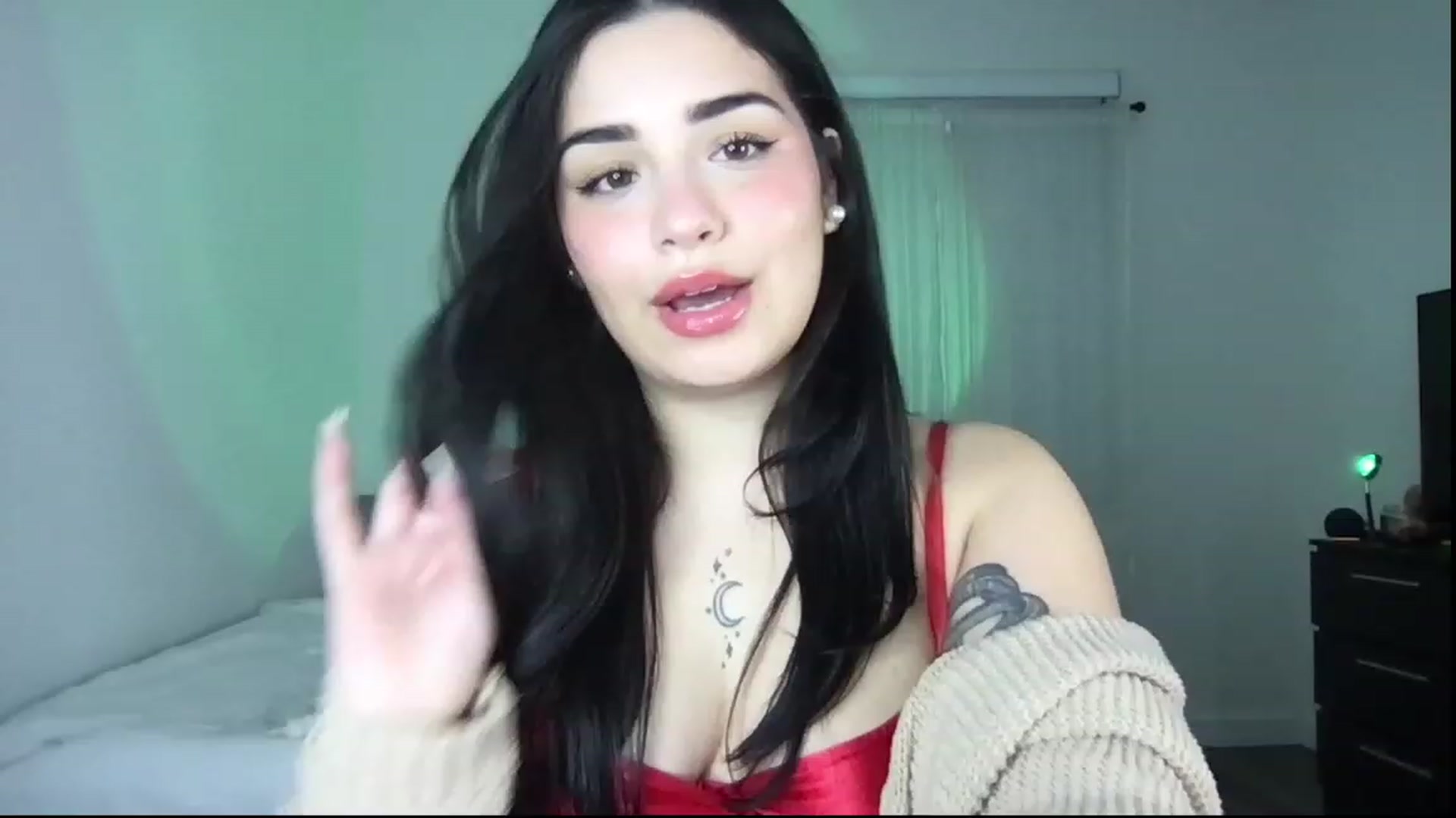 Gallery image thumbnail from babyxjulz's myfreecams stream on, 12/16/2022, 02:09 image 3 of 20