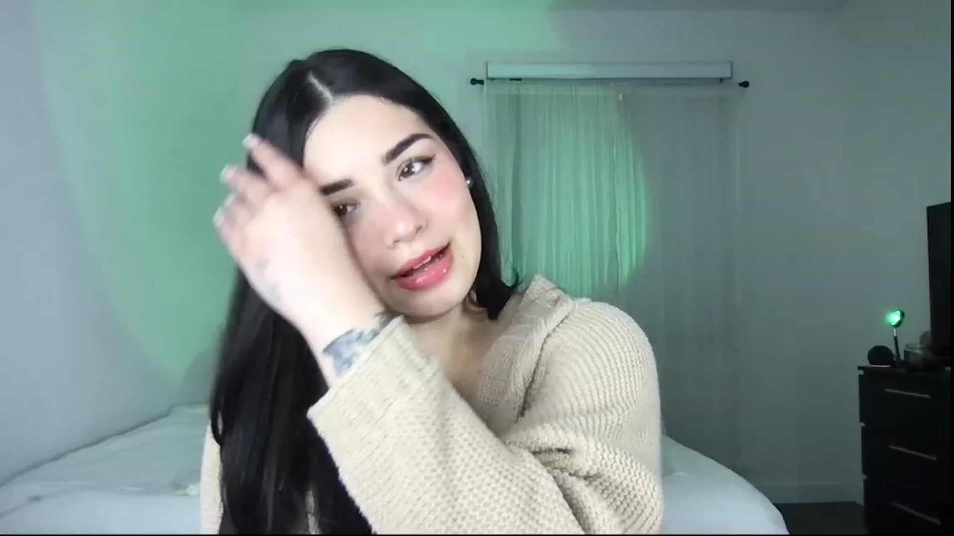Gallery image thumbnail from babyxjulz's myfreecams stream on, 12/16/2022, 02:09 image 16 of 20