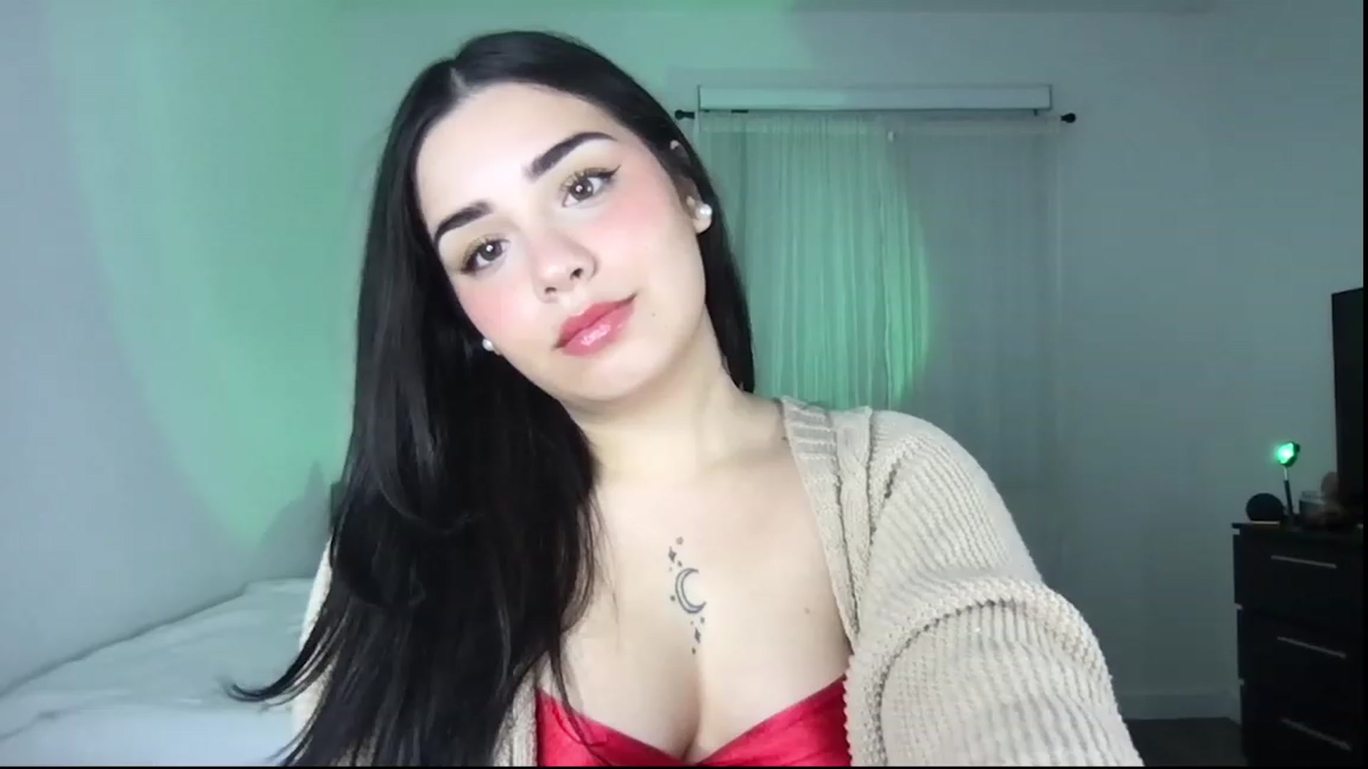 Gallery image thumbnail from babyxjulz's myfreecams stream on, 12/16/2022, 02:09 image 15 of 20