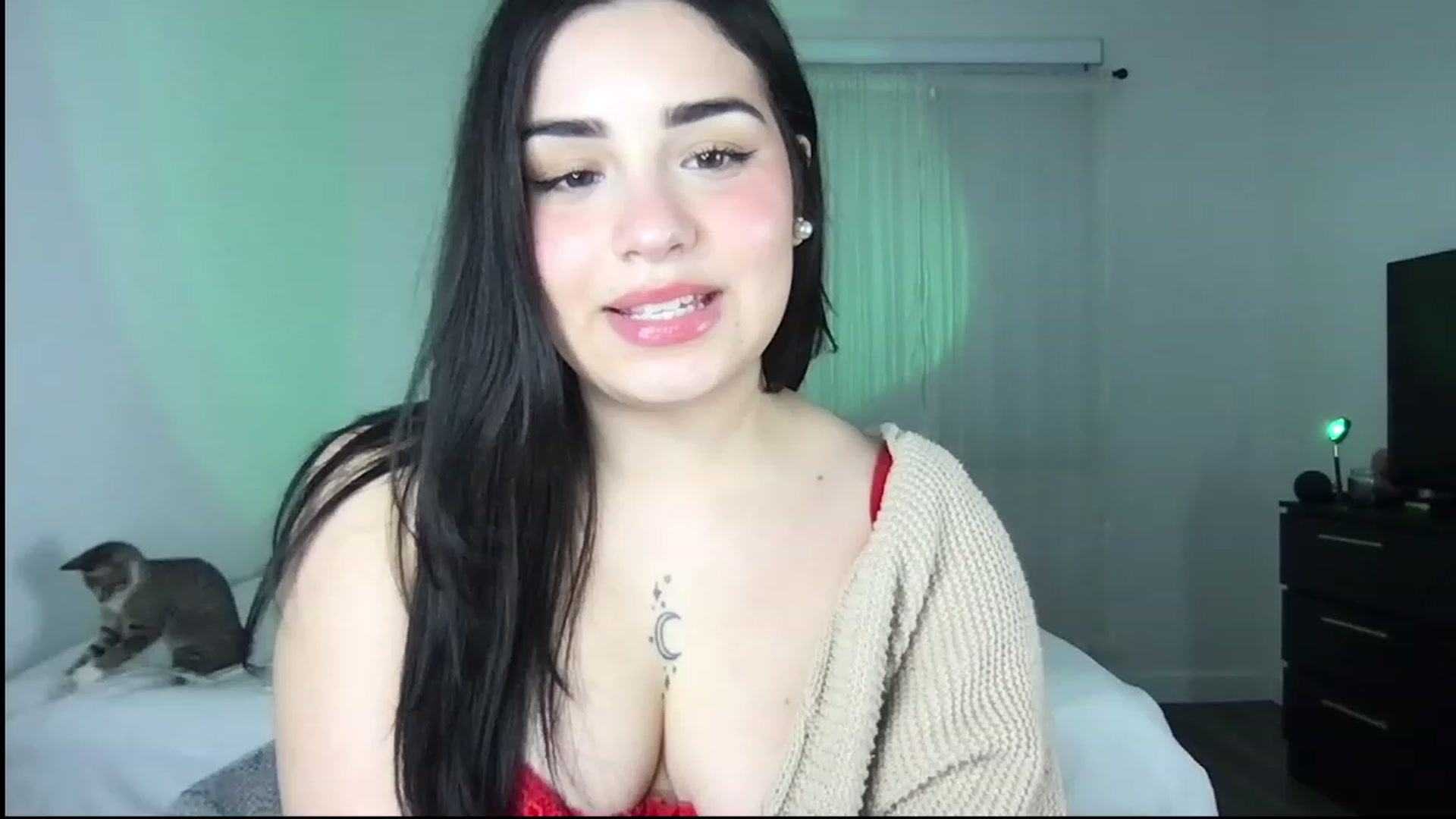 Gallery image thumbnail from babyxjulz's myfreecams stream on, 12/16/2022, 04:29 image 13 of 20