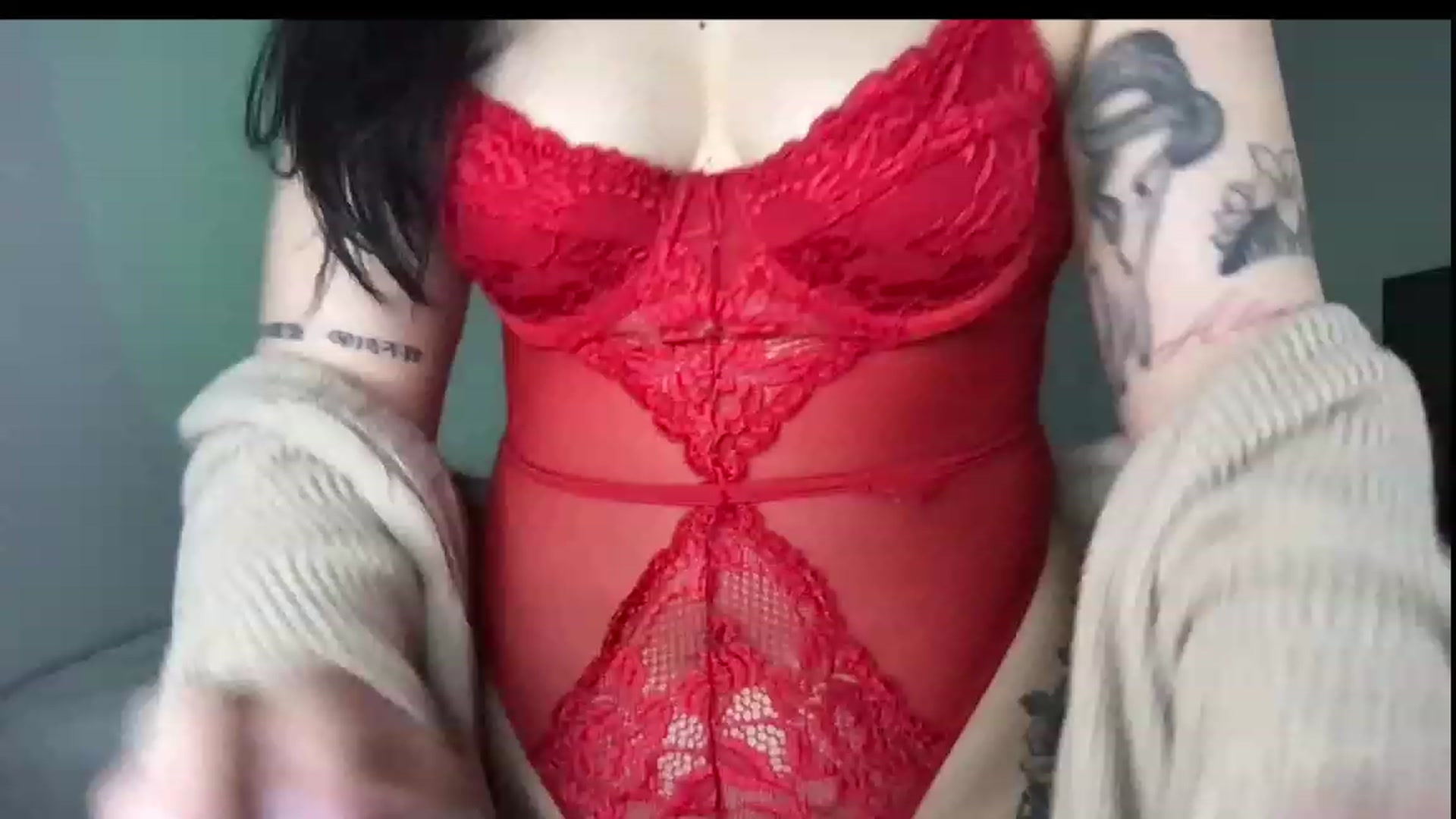 Gallery image thumbnail from babyxjulz's myfreecams stream on, 12/16/2022, 04:29 image 18 of 20