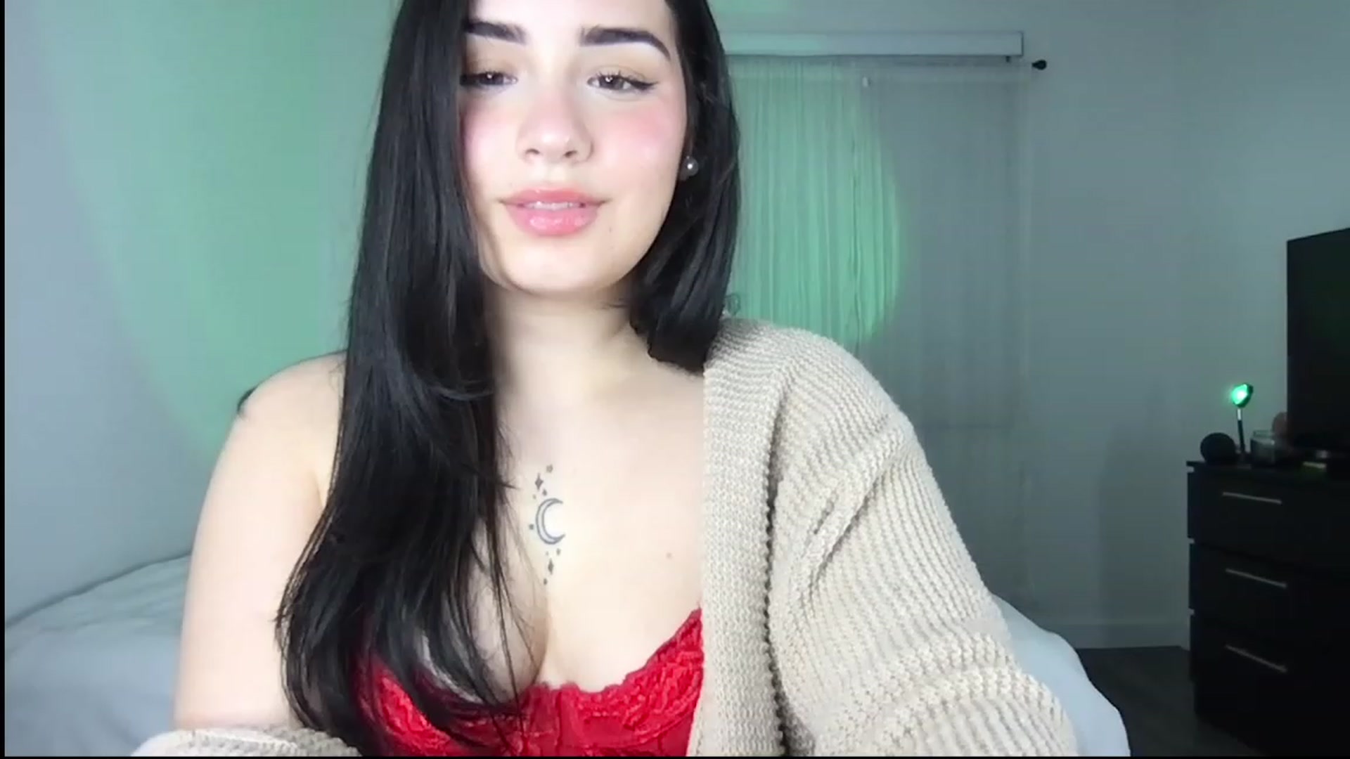 Gallery image thumbnail from babyxjulz's myfreecams stream on, 12/16/2022, 04:29 image 14 of 20