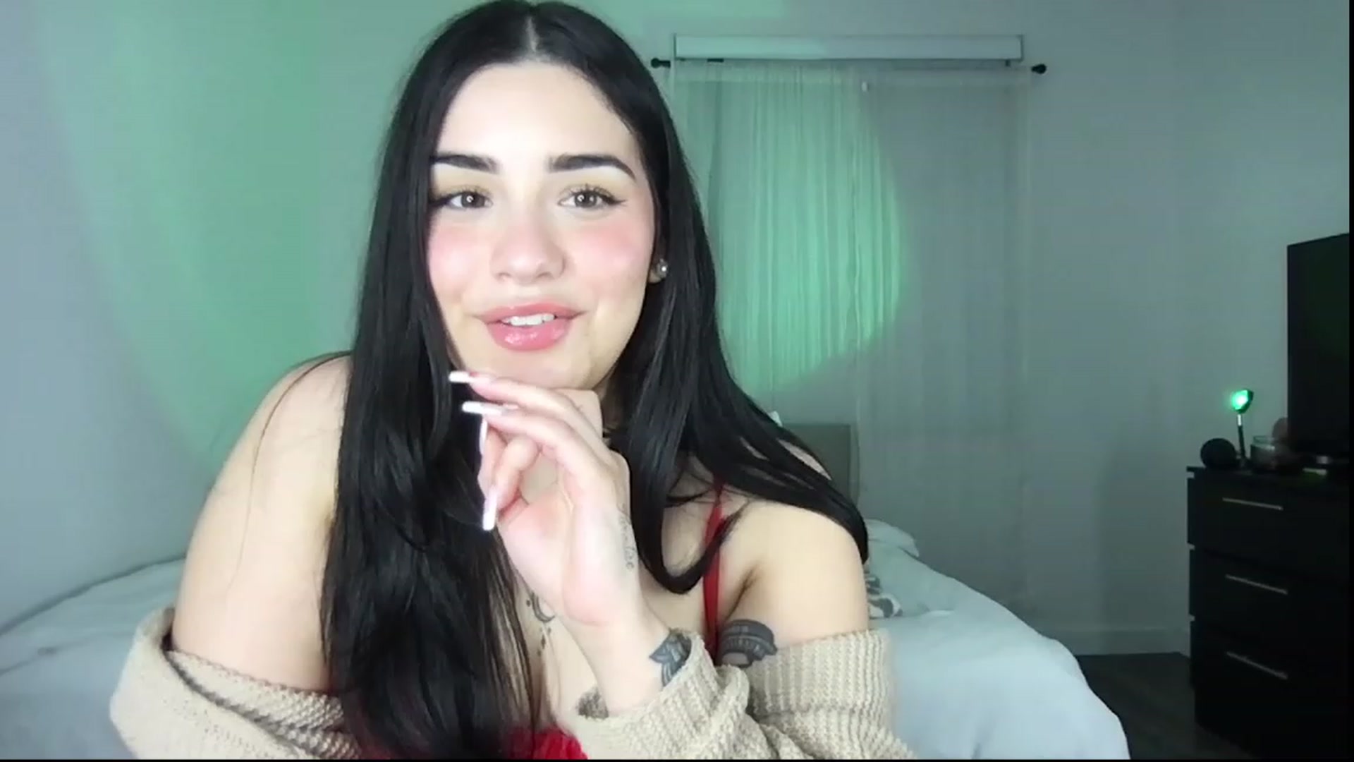 Gallery image thumbnail from babyxjulz's myfreecams stream on, 12/16/2022, 04:29 image 10 of 20
