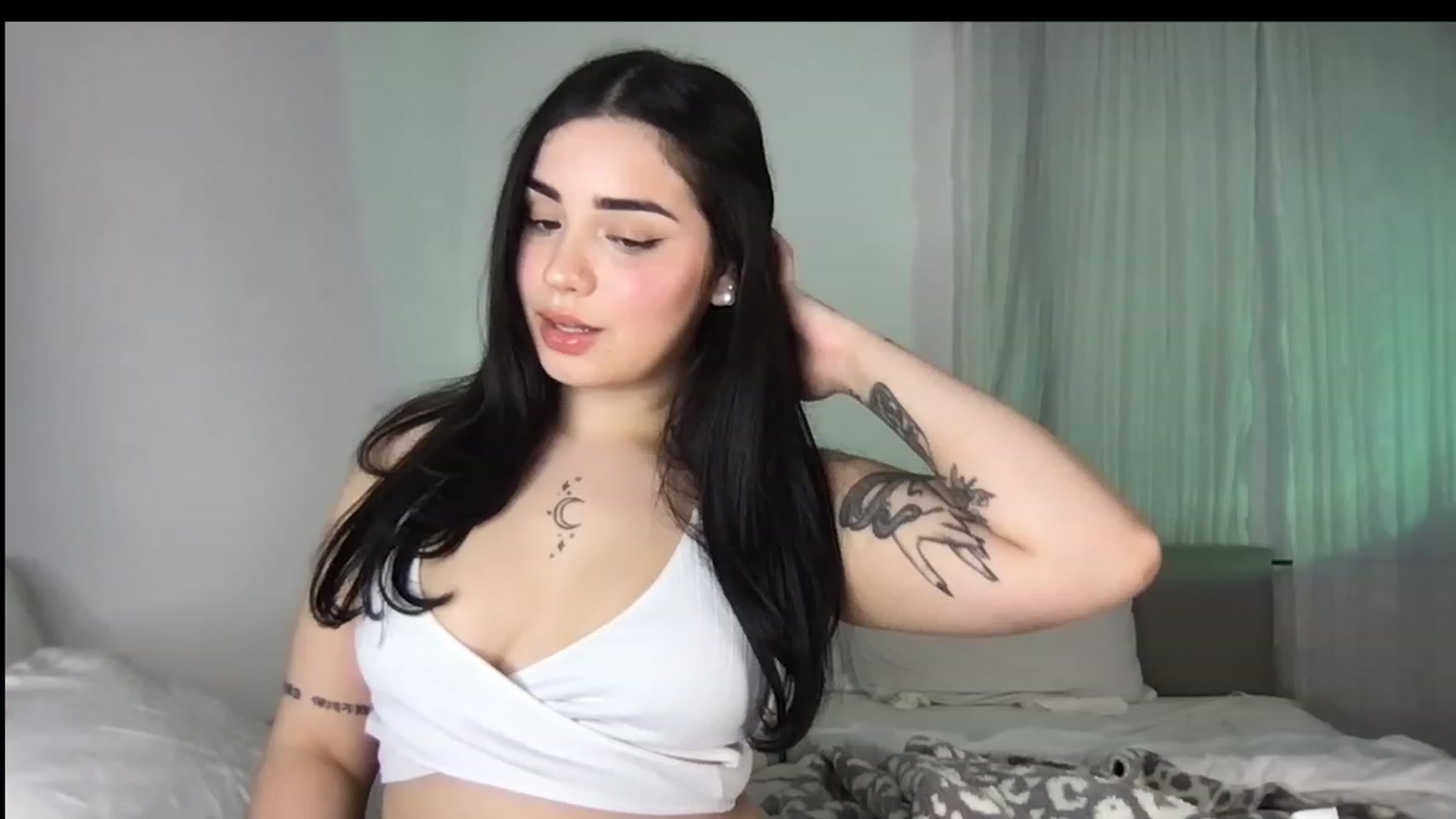 Gallery image thumbnail from babyxjulz's myfreecams stream on, 12/18/2022, 05:04 image 14 of 20