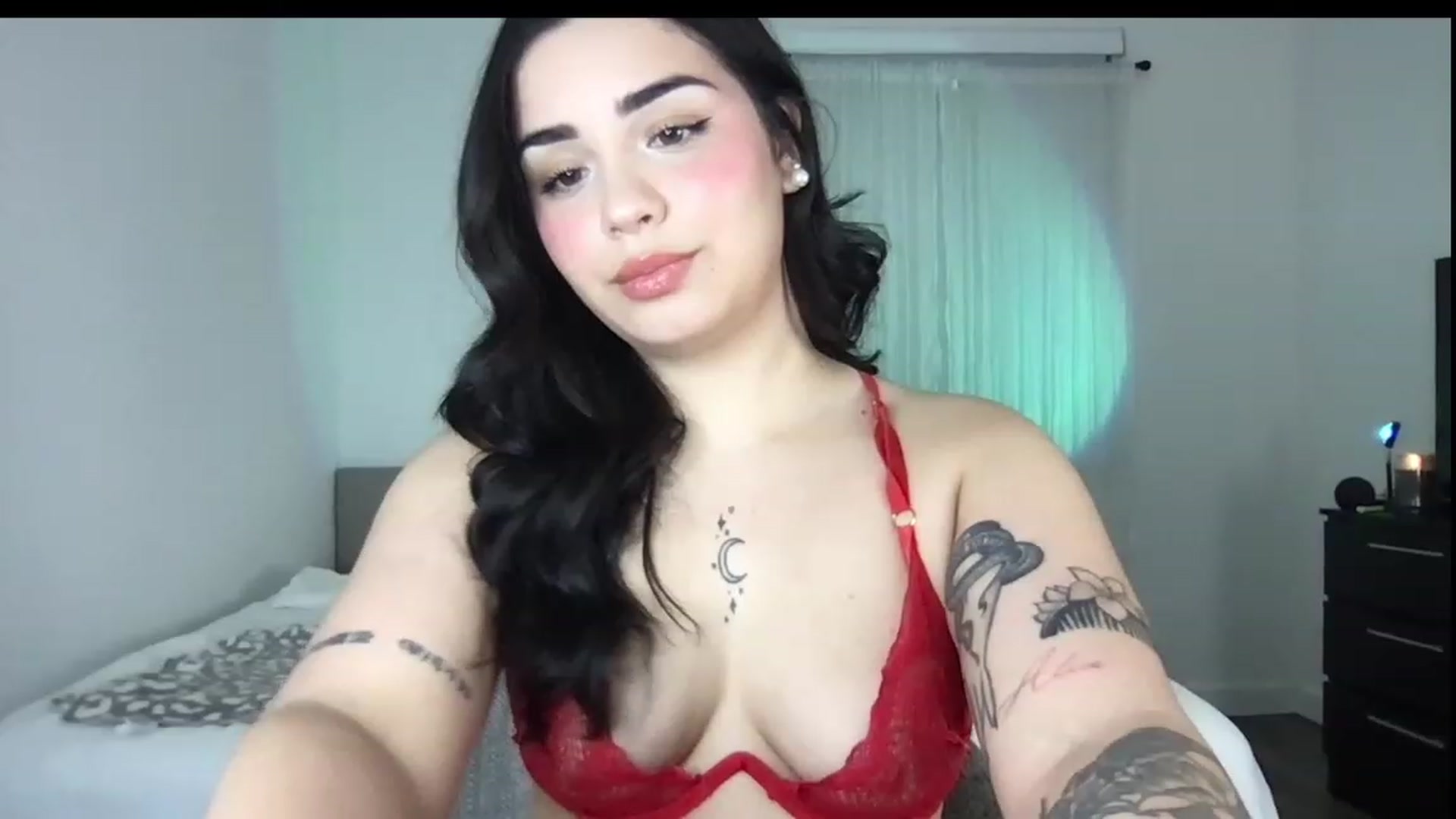 Gallery image thumbnail from babyxjulz's myfreecams stream on, 12/21/2022, 03:32 image 3 of 20