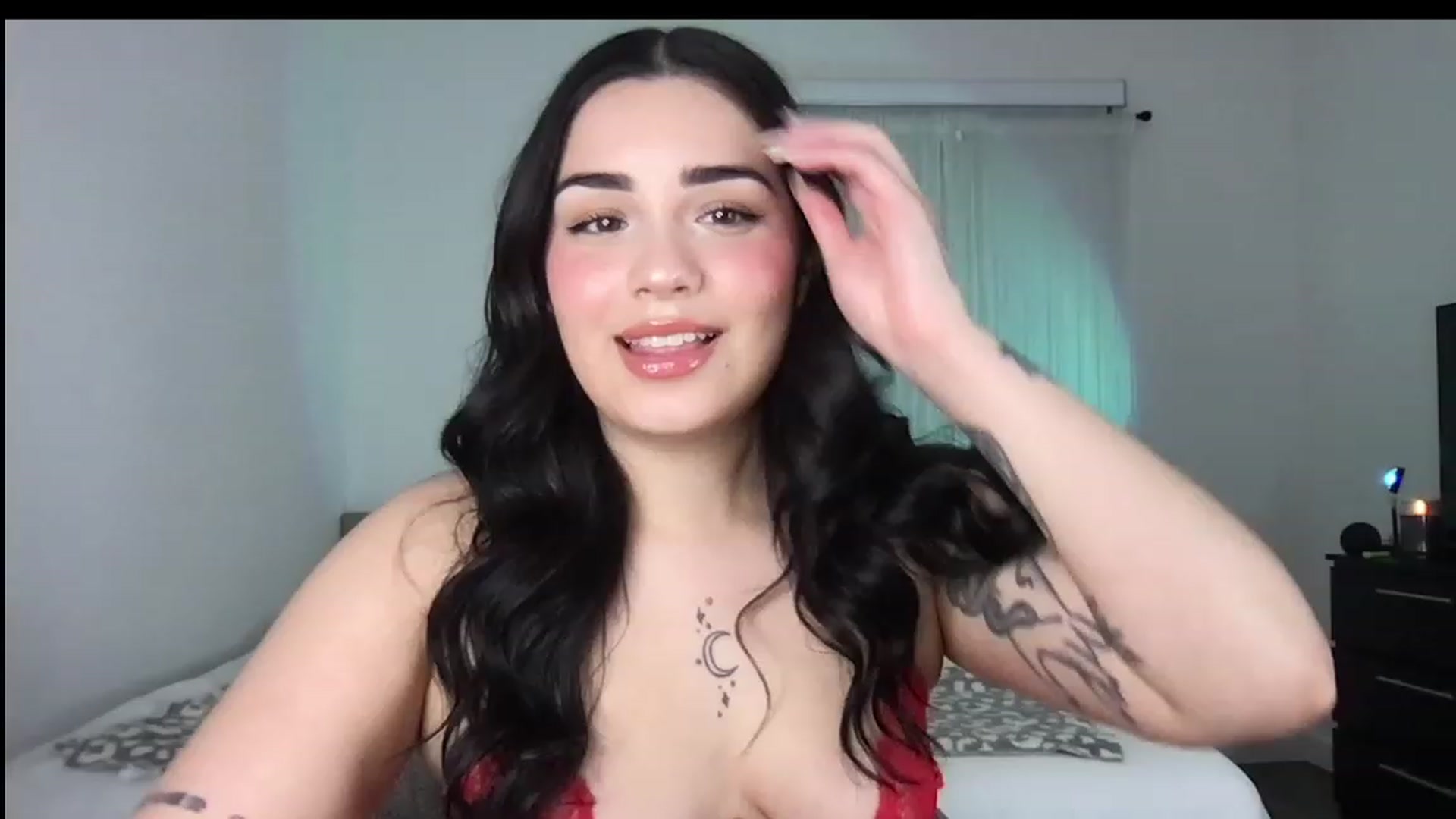 Gallery image thumbnail from babyxjulz's myfreecams stream on, 12/21/2022, 04:09 image 3 of 20