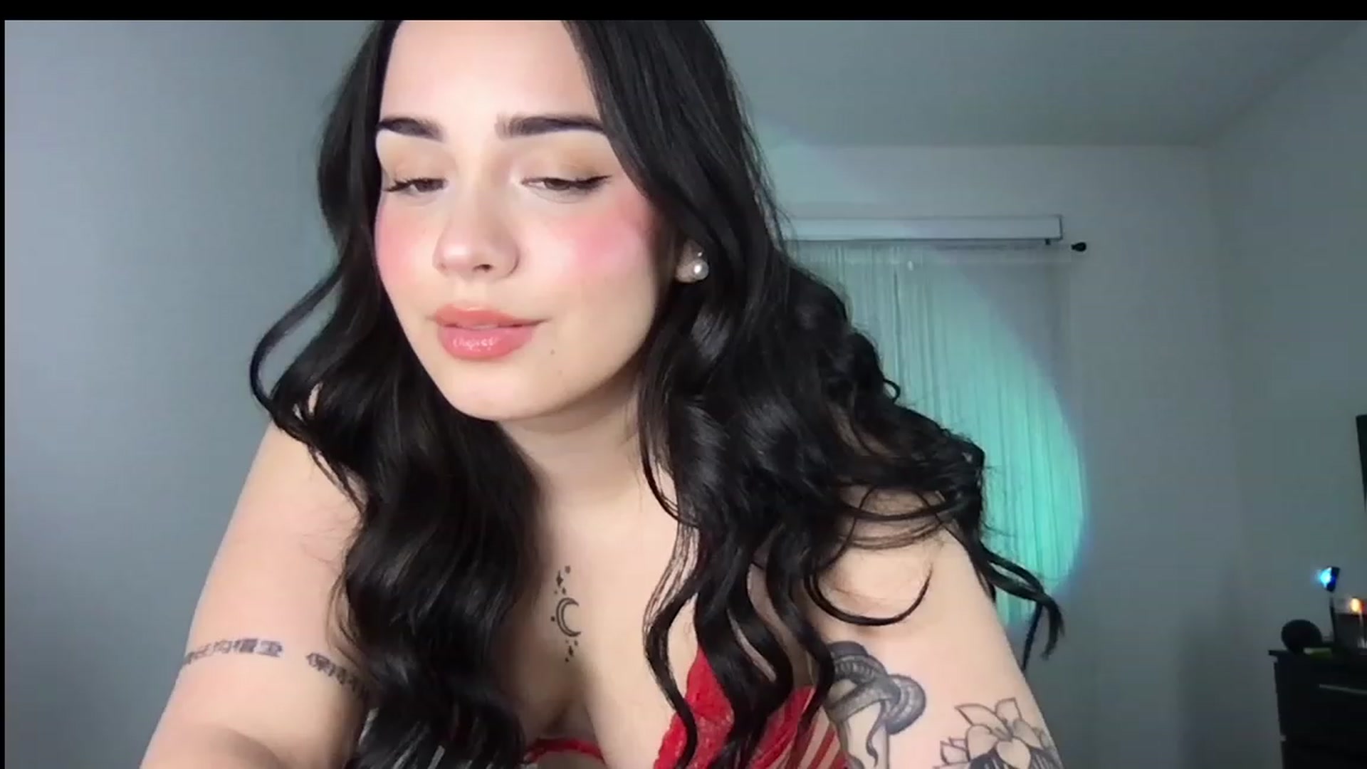 Gallery image thumbnail from babyxjulz's myfreecams stream on, 12/21/2022, 06:28 image 11 of 20