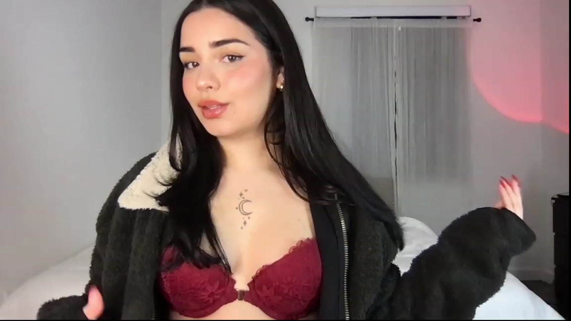 Gallery image thumbnail from babyxjulz's myfreecams stream on, 12/27/2022, 04:34 image 18 of 20