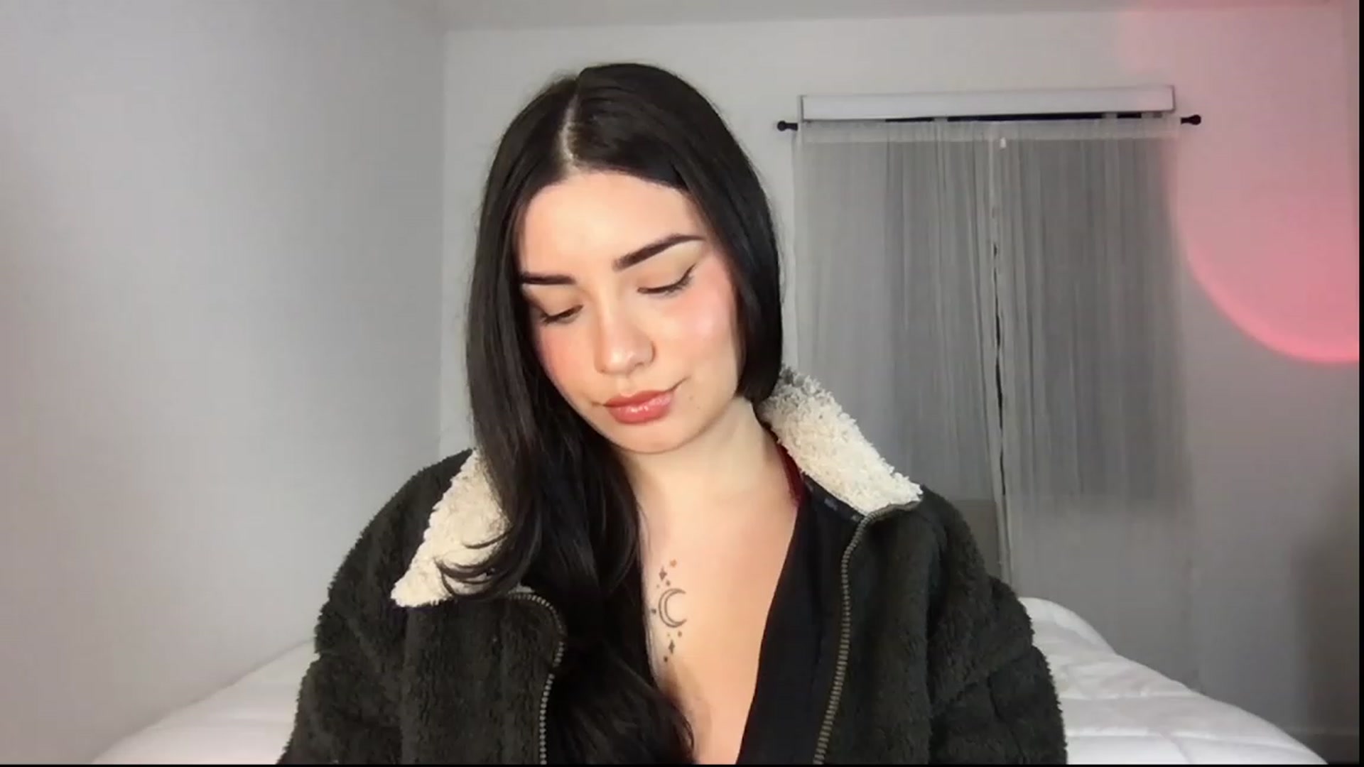 Gallery image thumbnail from babyxjulz's myfreecams stream on, 12/27/2022, 04:34 image 15 of 20