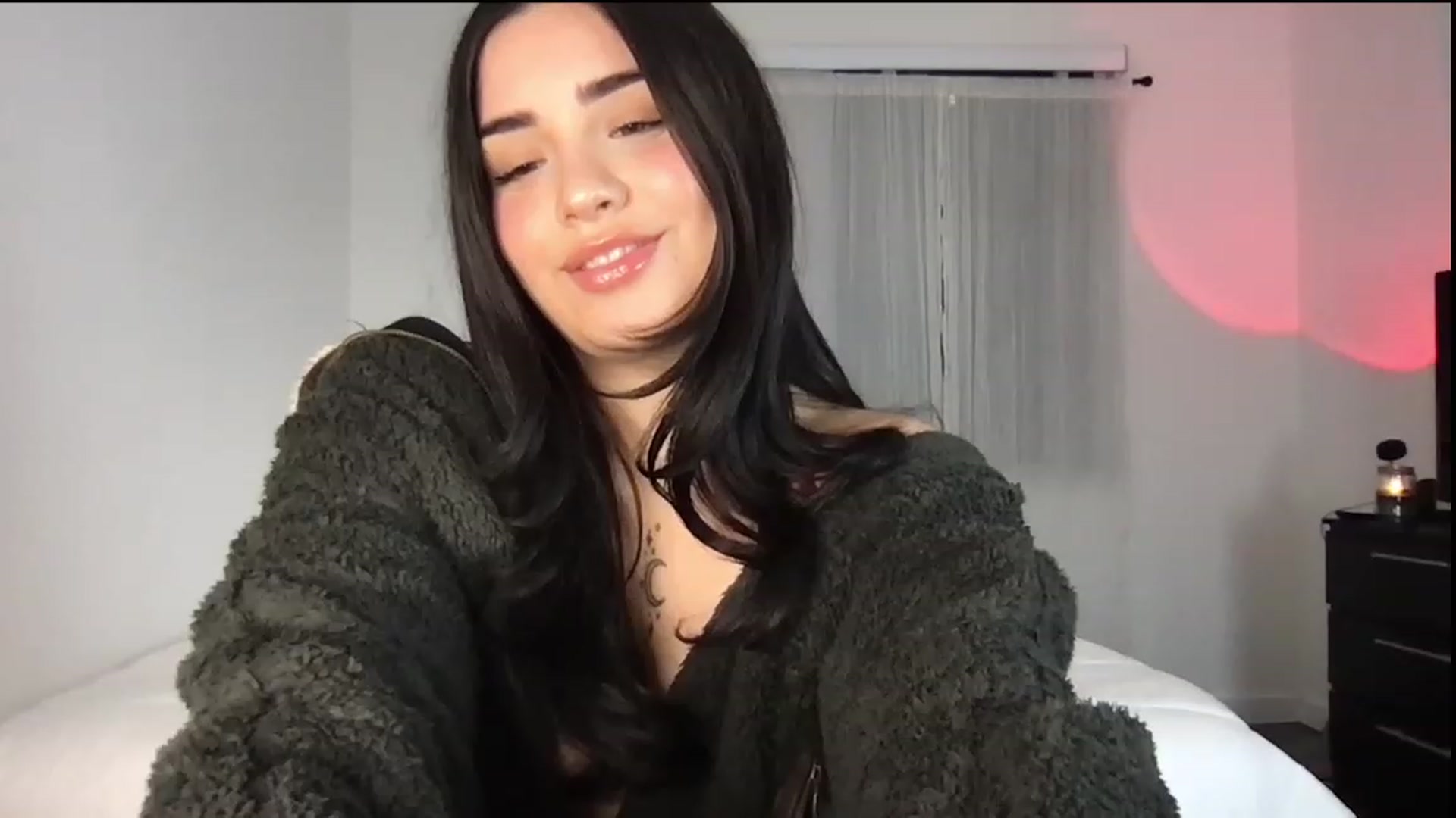 Gallery image thumbnail from babyxjulz's myfreecams stream on, 12/27/2022, 06:34 image 15 of 20