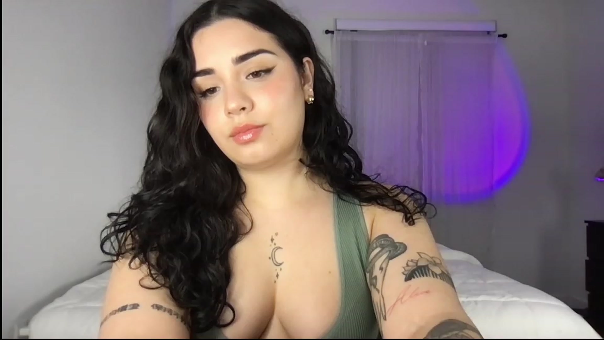 Gallery image thumbnail from babyxjulz's myfreecams stream on, 01/04/2023, 06:46 image 20 of 20