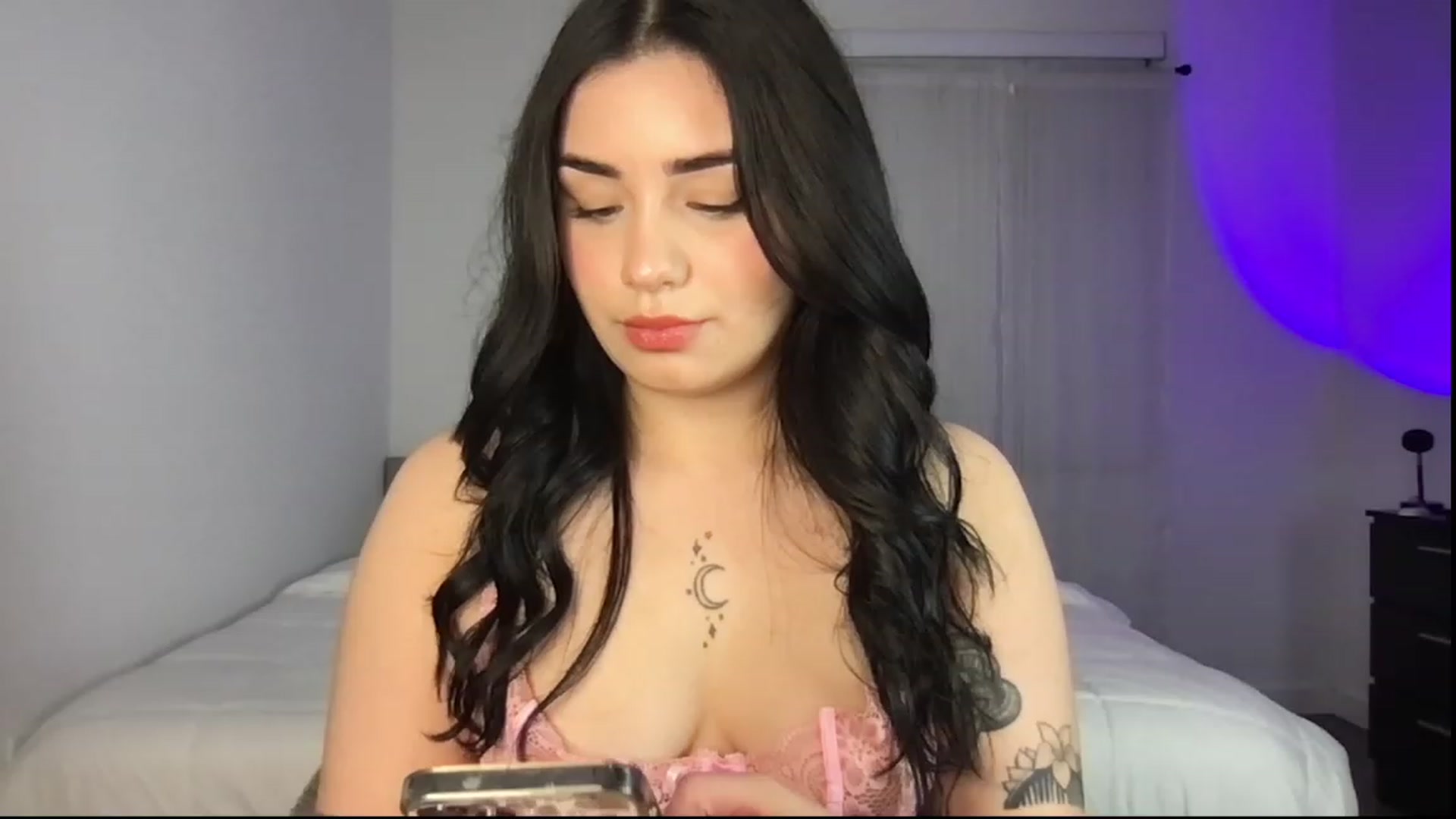 Gallery image thumbnail from babyxjulz's myfreecams stream on, 01/17/2023, 04:20 image 12 of 20