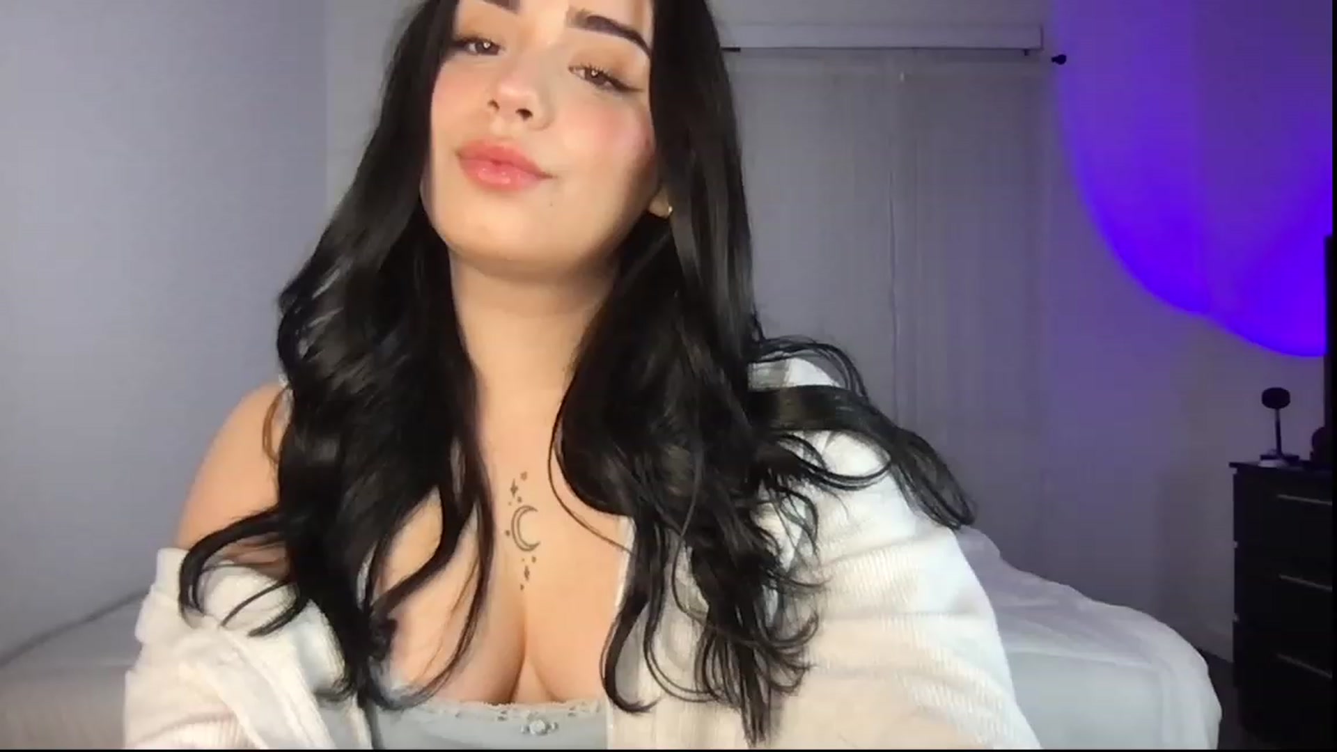 Gallery image thumbnail from babyxjulz's myfreecams stream on, 01/17/2023, 06:33 image 3 of 20