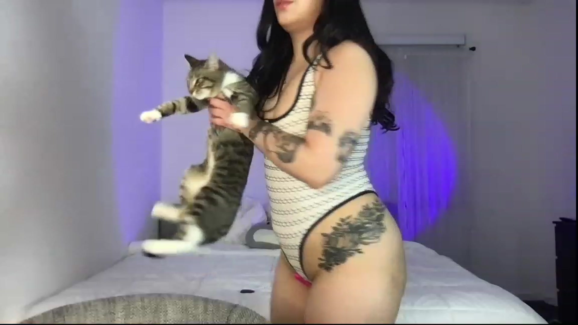 Gallery image thumbnail from babyxjulz's myfreecams stream on, 01/23/2023, 03:32 image 12 of 20