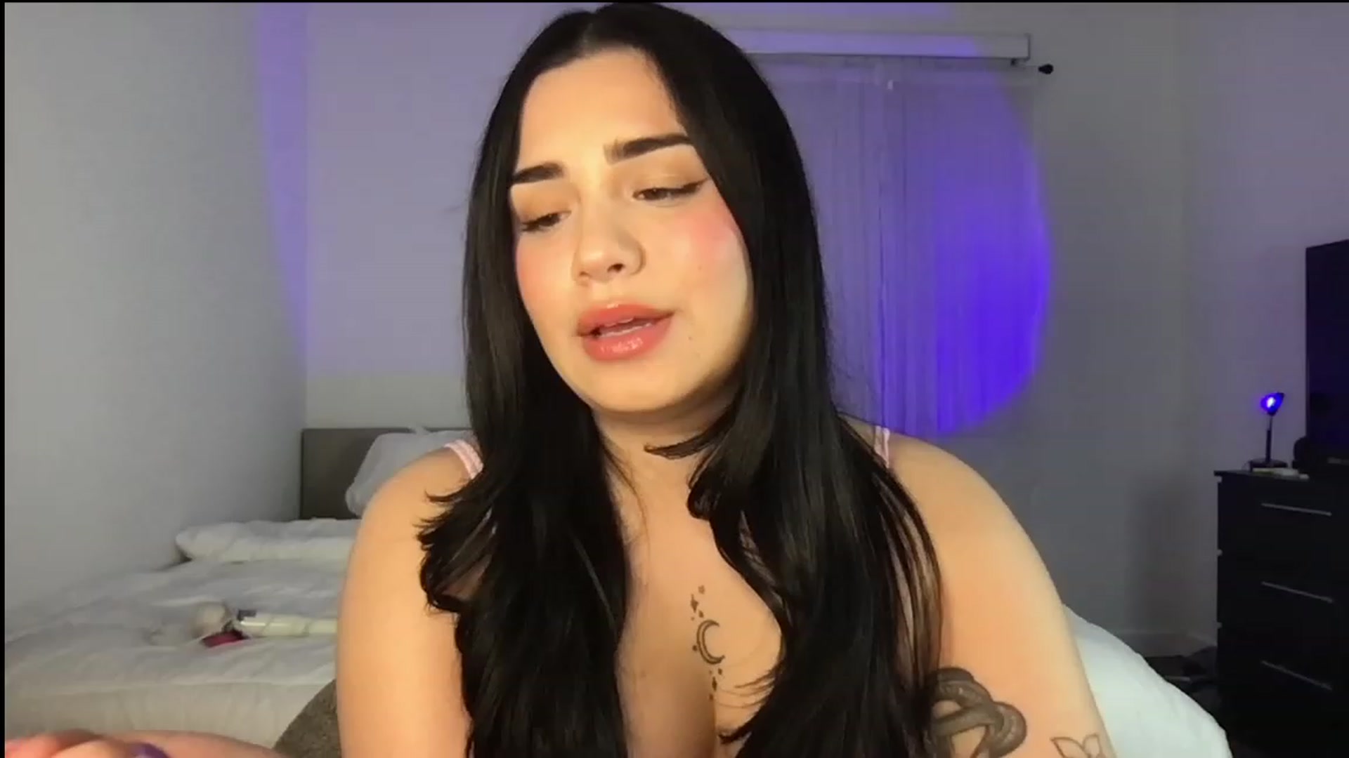 Gallery image thumbnail from babyxjulz's myfreecams stream on, 01/26/2023, 05:46 image 5 of 20