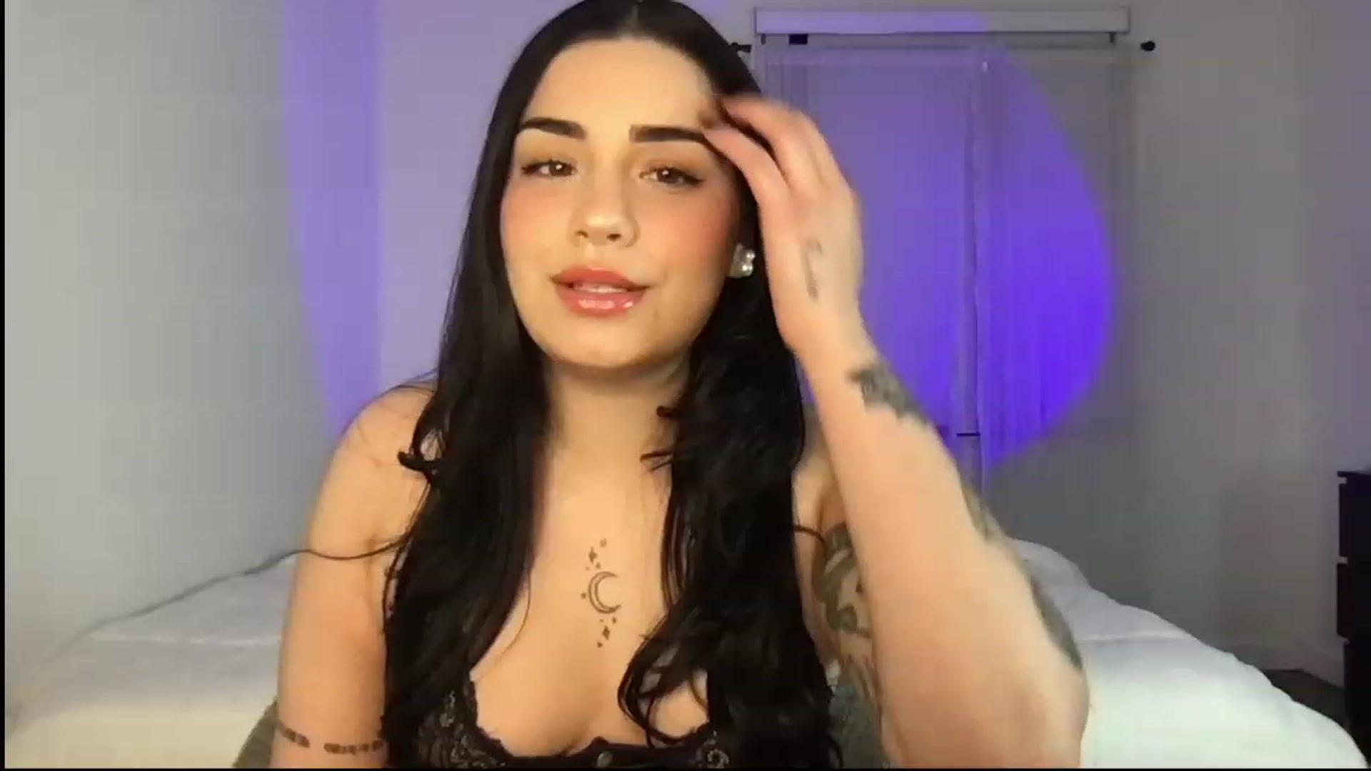 Gallery image thumbnail from babyxjulz's myfreecams stream on, 02/08/2023, 05:13 image 6 of 20