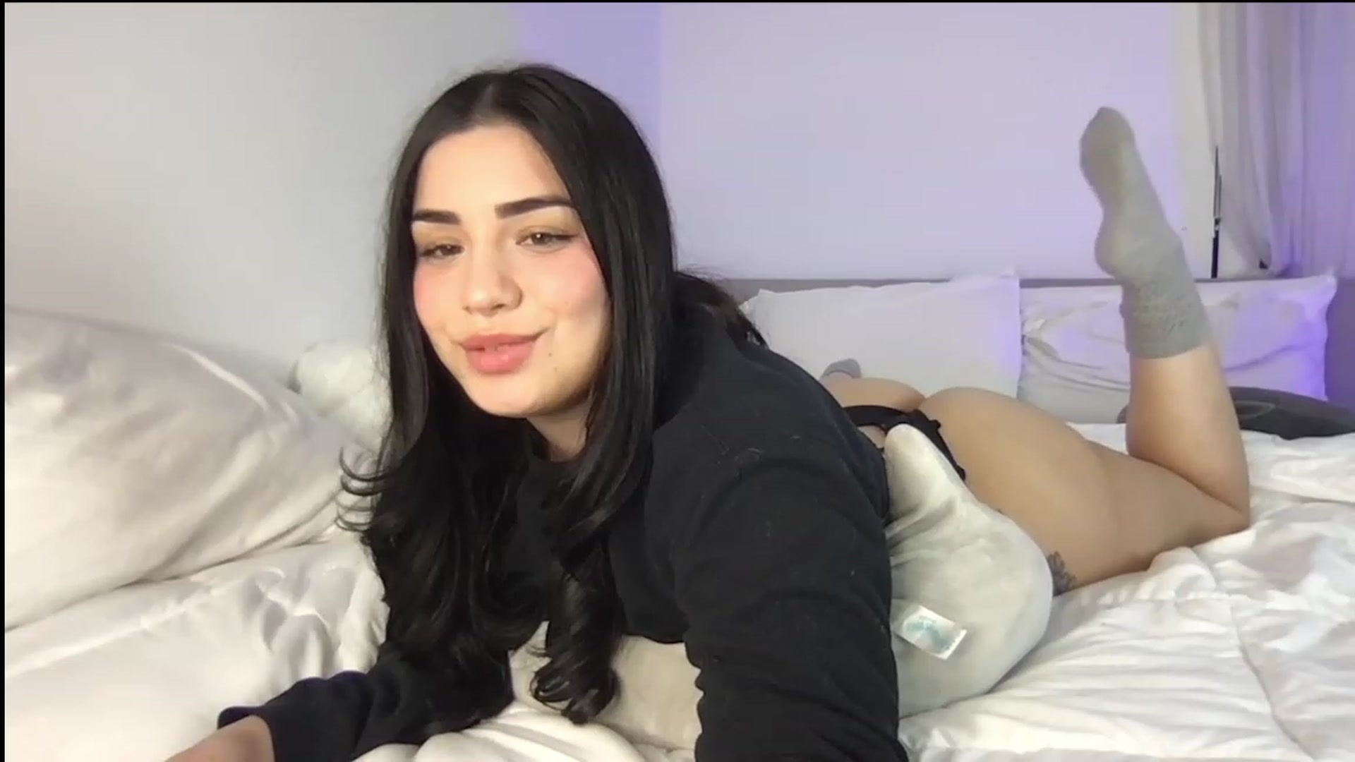 Gallery image thumbnail from babyxjulz's myfreecams stream on, 02/08/2023, 07:21 image 17 of 20