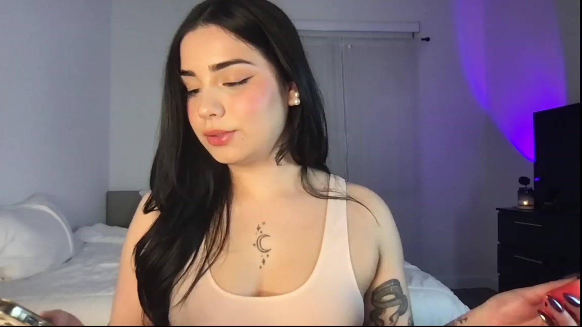 Gallery image thumbnail from babyxjulz's myfreecams stream on, 02/19/2023, 04:07 image 9 of 20