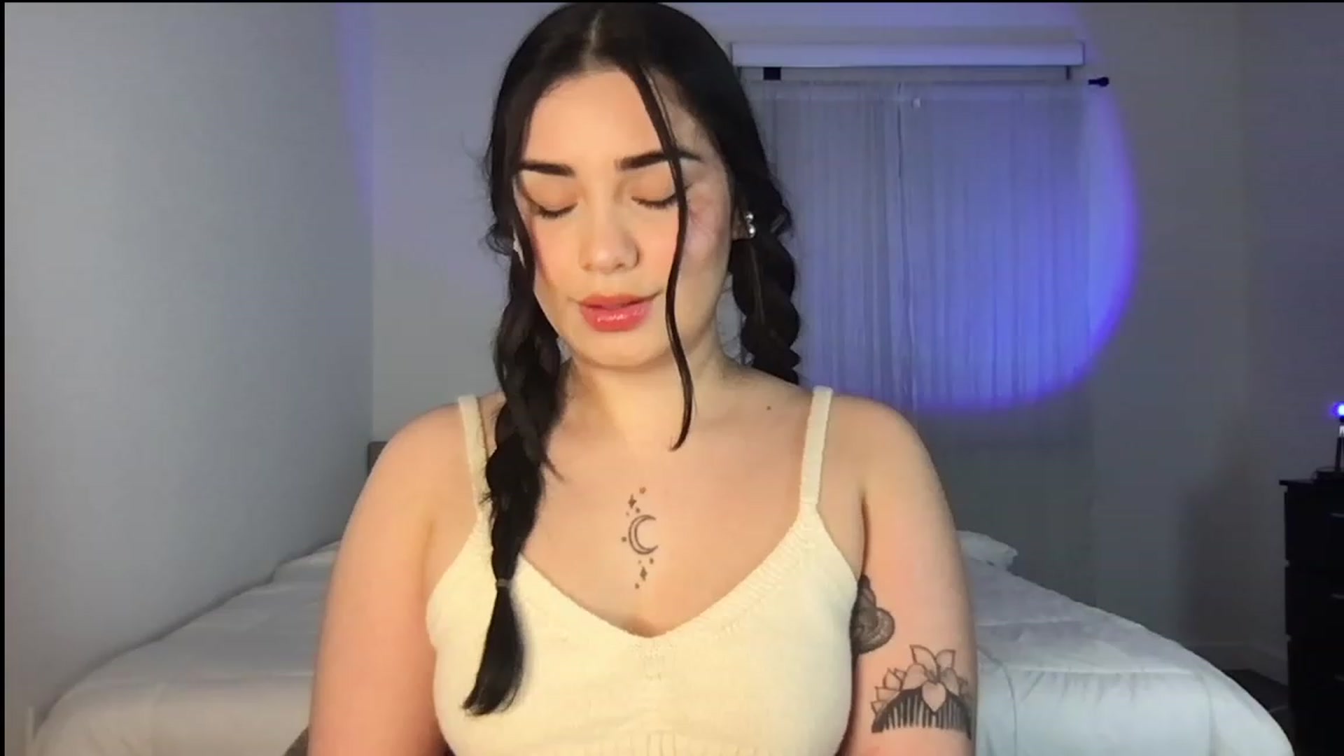 Gallery image thumbnail from babyxjulz's myfreecams stream on, 02/21/2023, 05:15 image 5 of 20