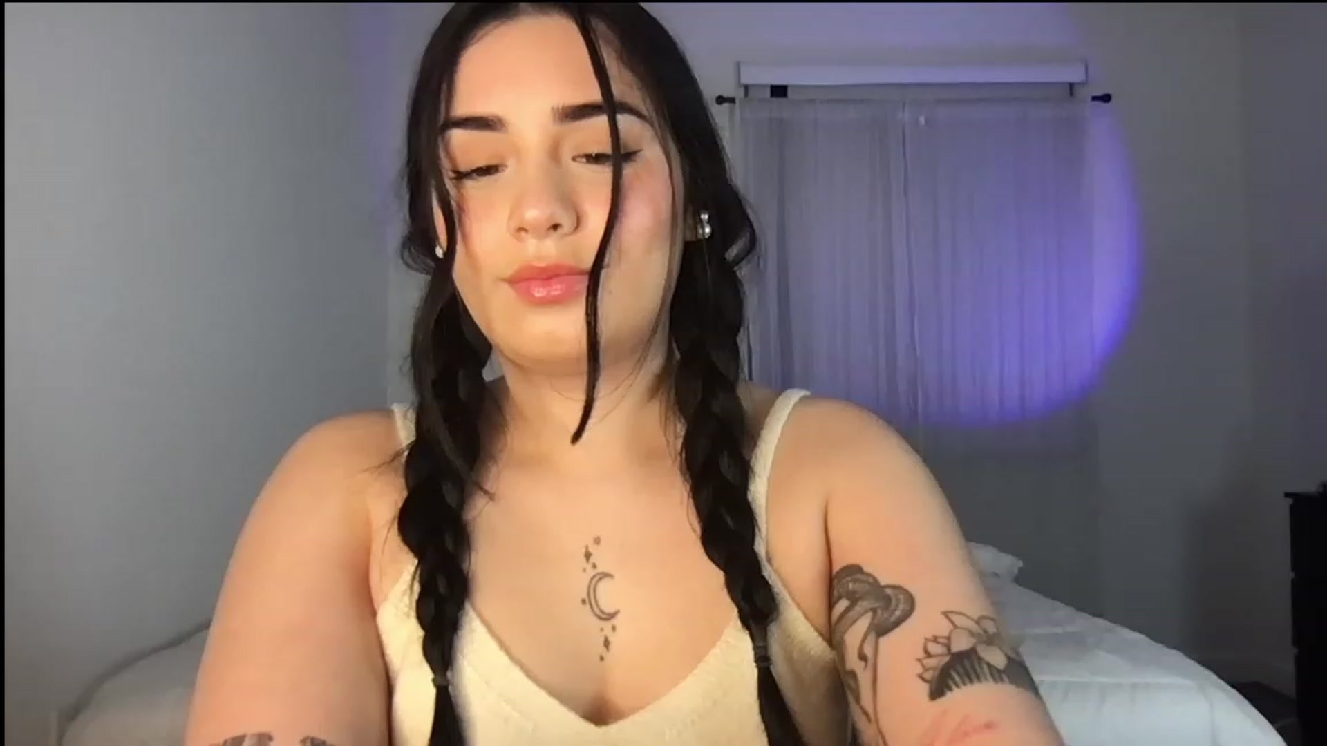 Gallery image thumbnail from babyxjulz's myfreecams stream on, 02/21/2023, 05:15 image 20 of 20